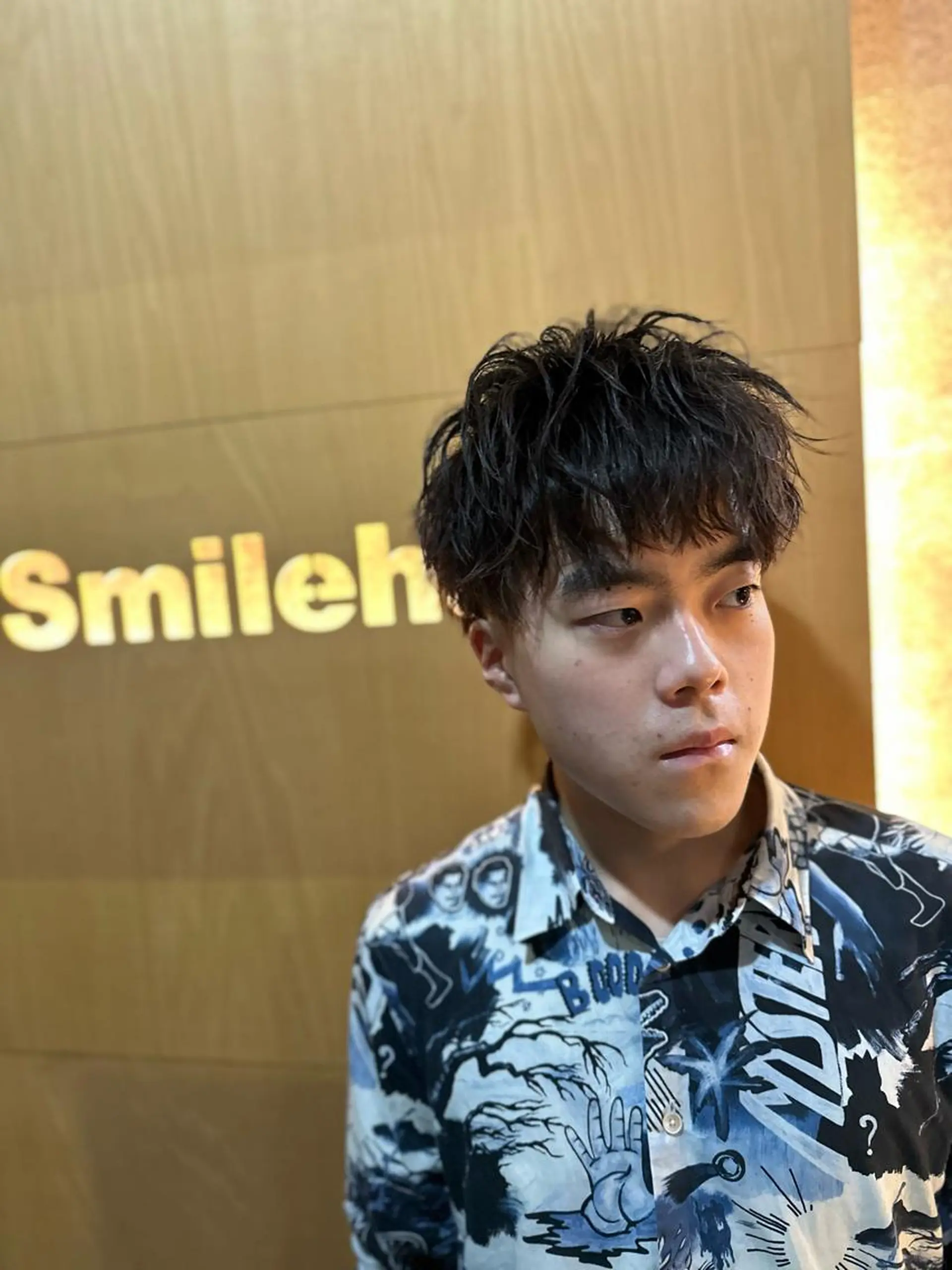 ミディアム メンズ ミディアムパーマ マッシュ メンズパーマ カット メンズカットNo,1 小池 魔裟斗のヘアスタイル