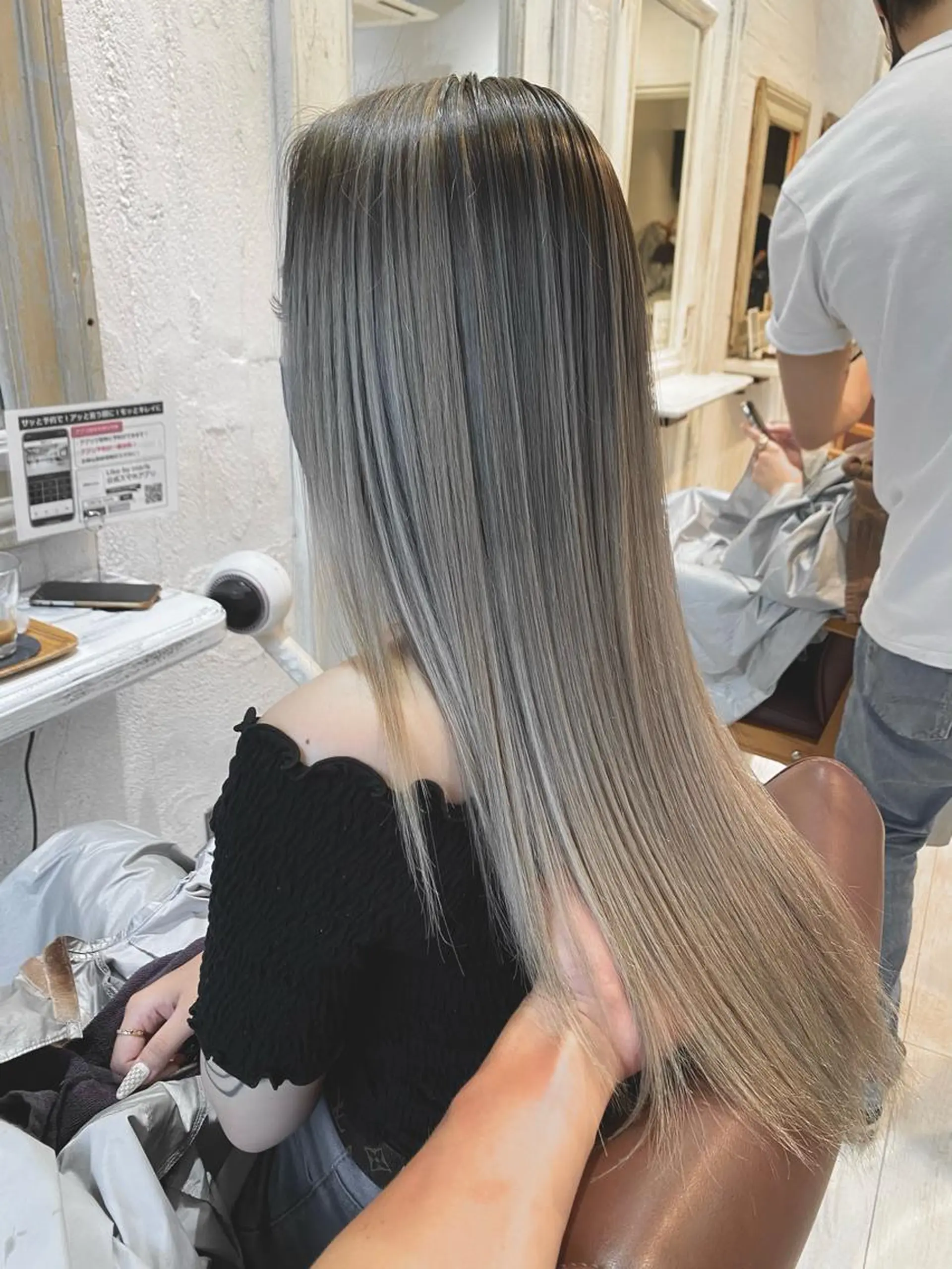 セミロング カラー ブリーチ koheiのヘアスタイル