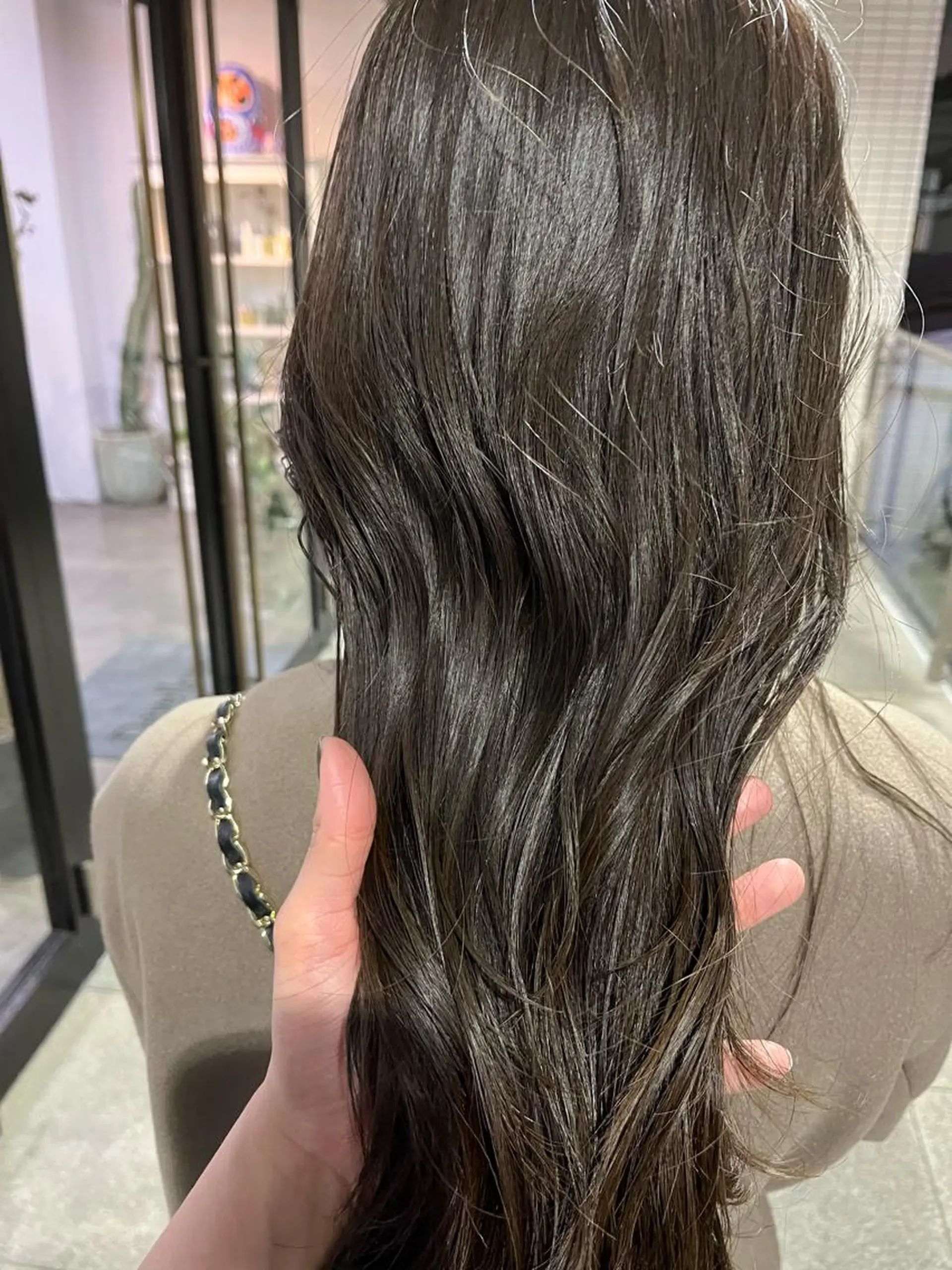 カラー イルミナカラー 宮腰 瑠果のヘアスタイル