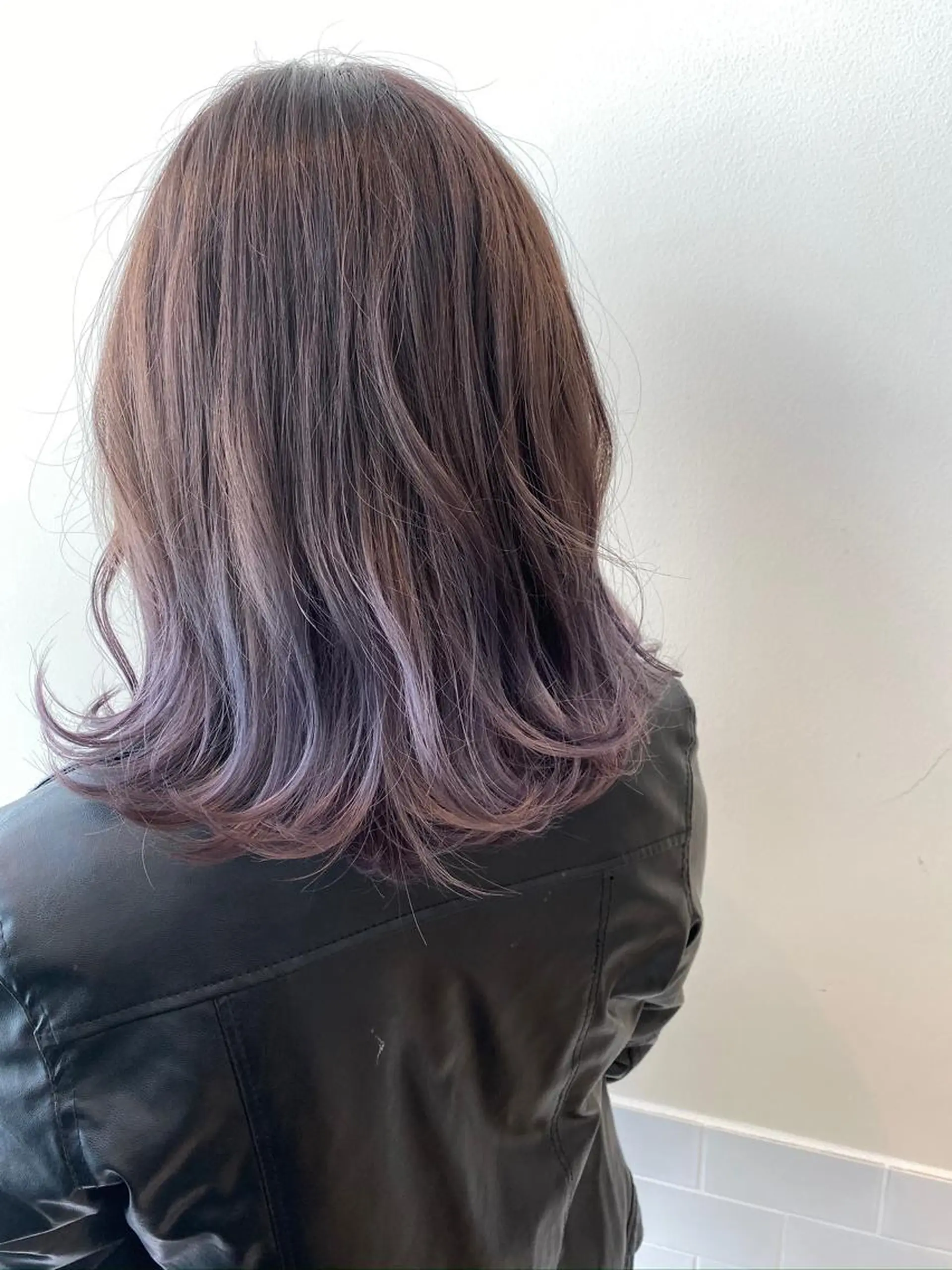 ミディアム 🍋透け感カラー🍃 オリーブ🍐Kahoのヘアスタイル