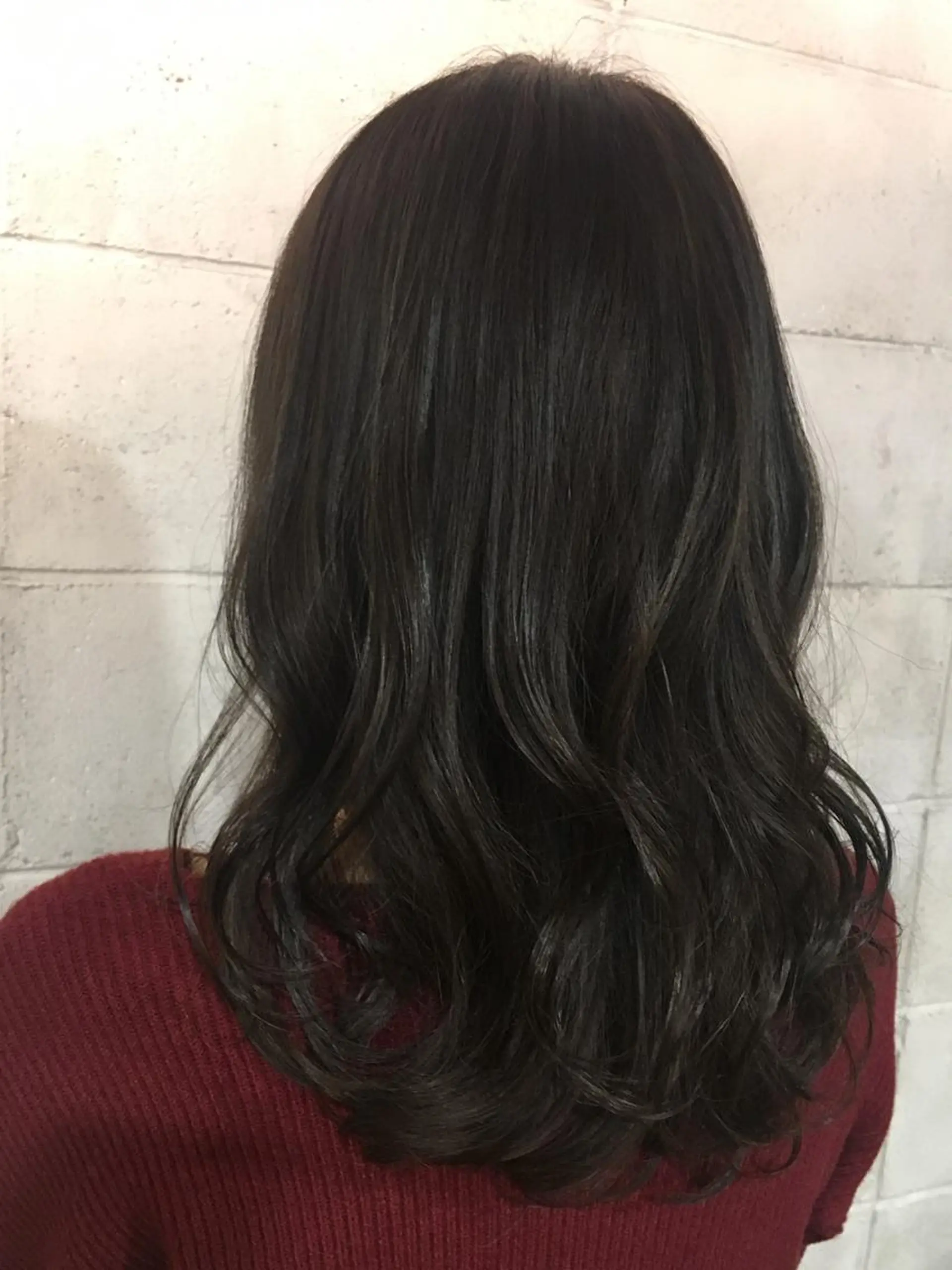 セミロング カラー ダークグレー カット ヘアカラー KAIBORI ASUKAのヘアスタイル