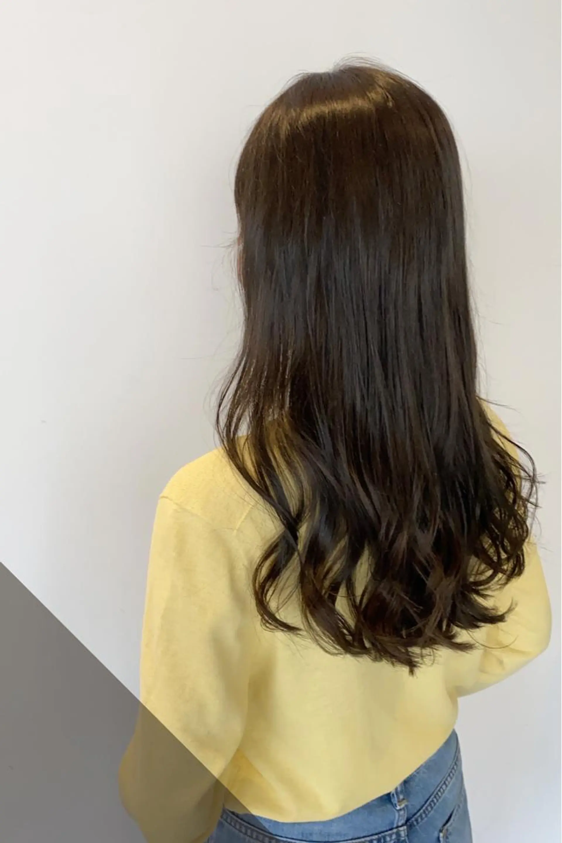 ロング カラー ベージュカラー オリーブベージュ 菊地 紗矢のヘアスタイル