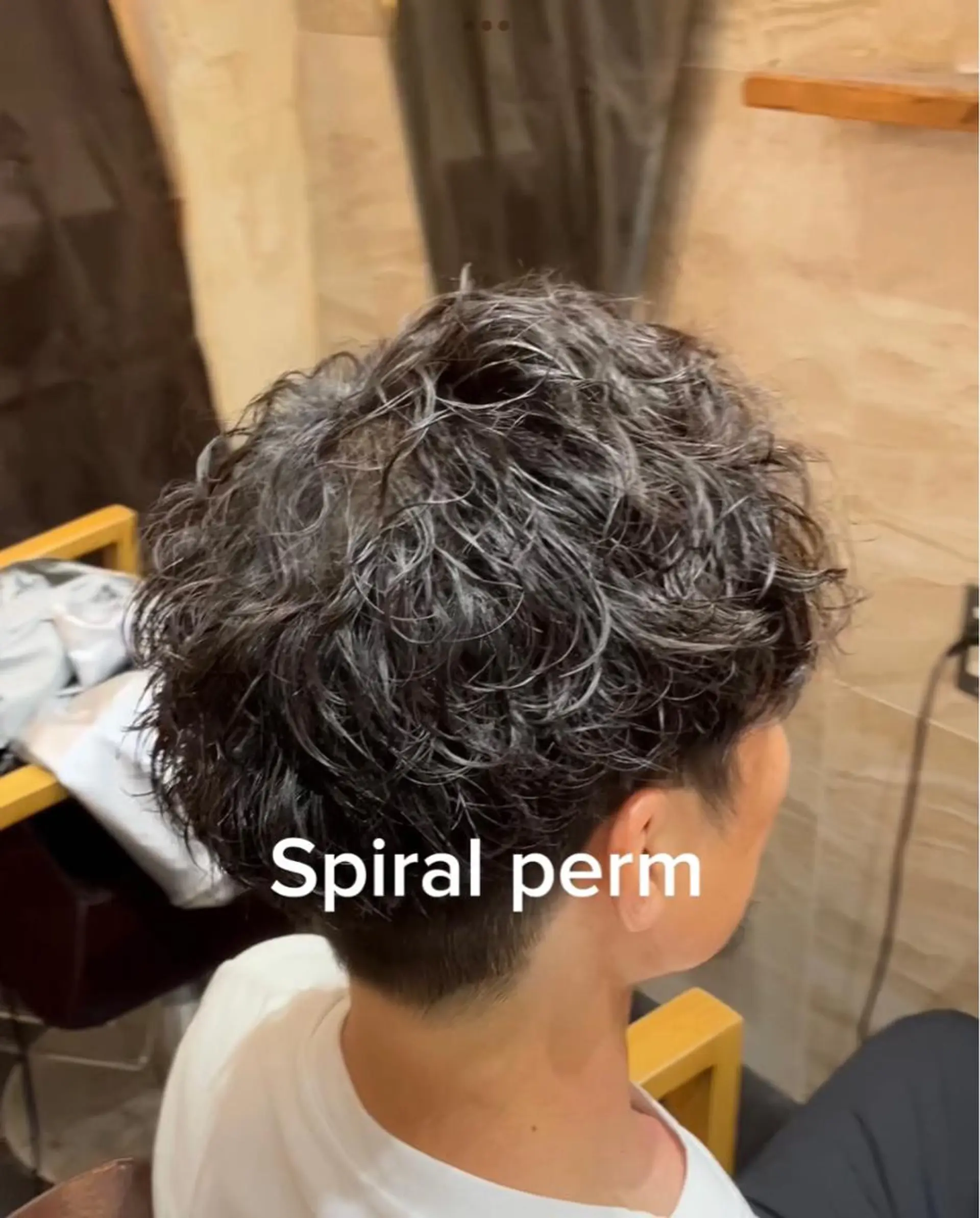 パーマ メンズ メンズパーマ スパイラルパーマ カット パーマ メンズ特化/パーマ/ フェードWATARUのヘアスタイル