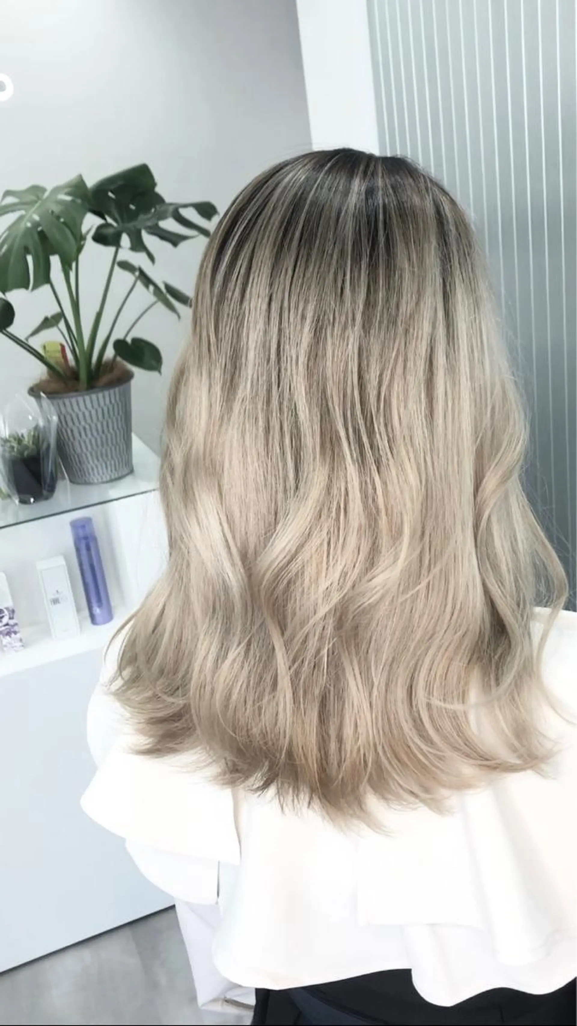 ミディアム カラー カット ヘアカラー LOOP hairのヘアスタイル