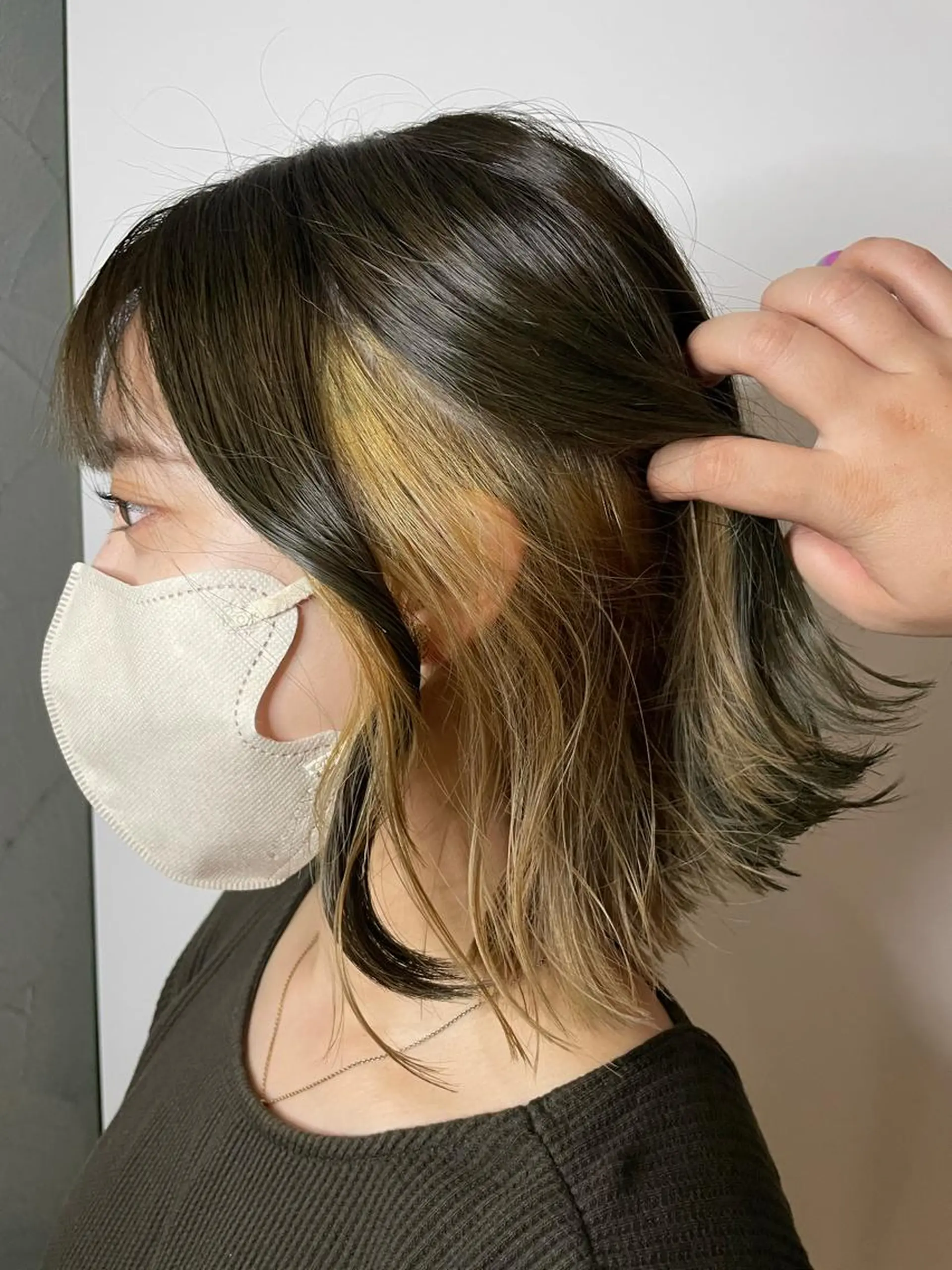 ミディアム カラー ベージュカラー ブリーチ 透明感カラー インナーカラー 大塚 友茉のヘアスタイル