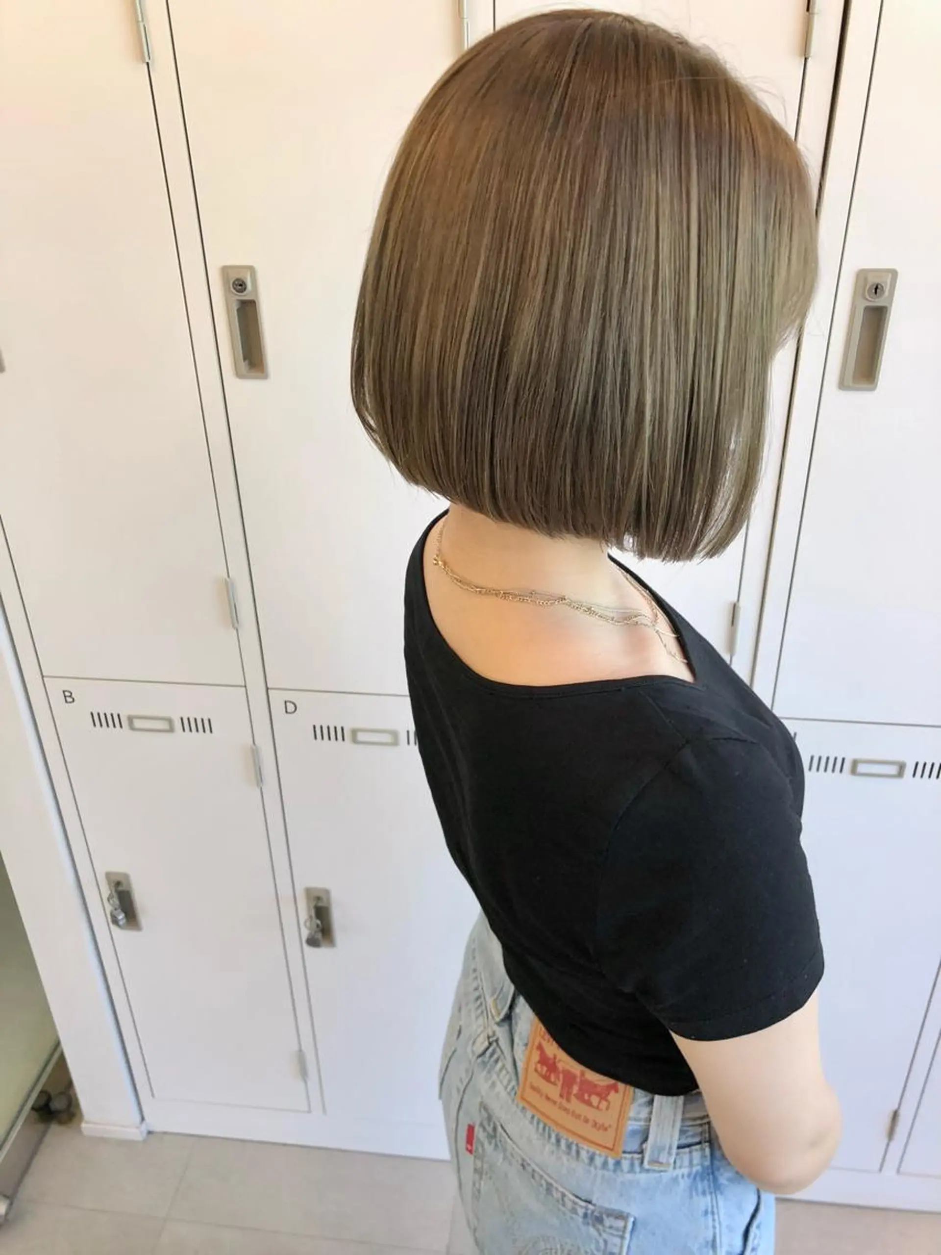 ショート カラー ベージュカラー ハイトーンカラー ハイトーンベージュ ボブ Saori / さおりのヘアスタイル