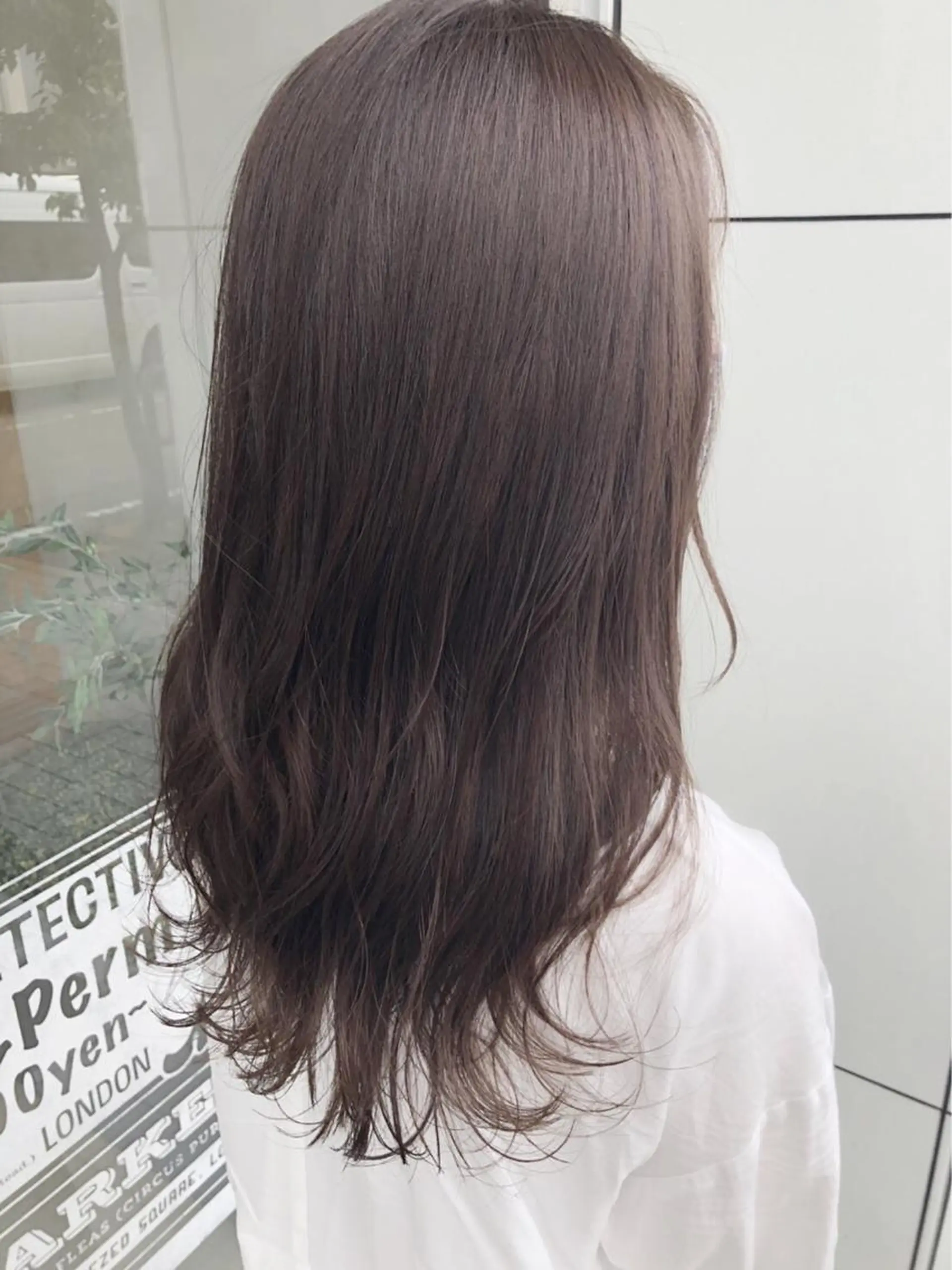 ミディアム カラー ヘアアレンジ ネイル マツエク・マツパ ミディアムパーマ アッシュ バレイヤージュ ベージュカラー 透明感カラー カット ヘアカラー 夜23時まで予約🉑 reverieあきらのヘアスタイル