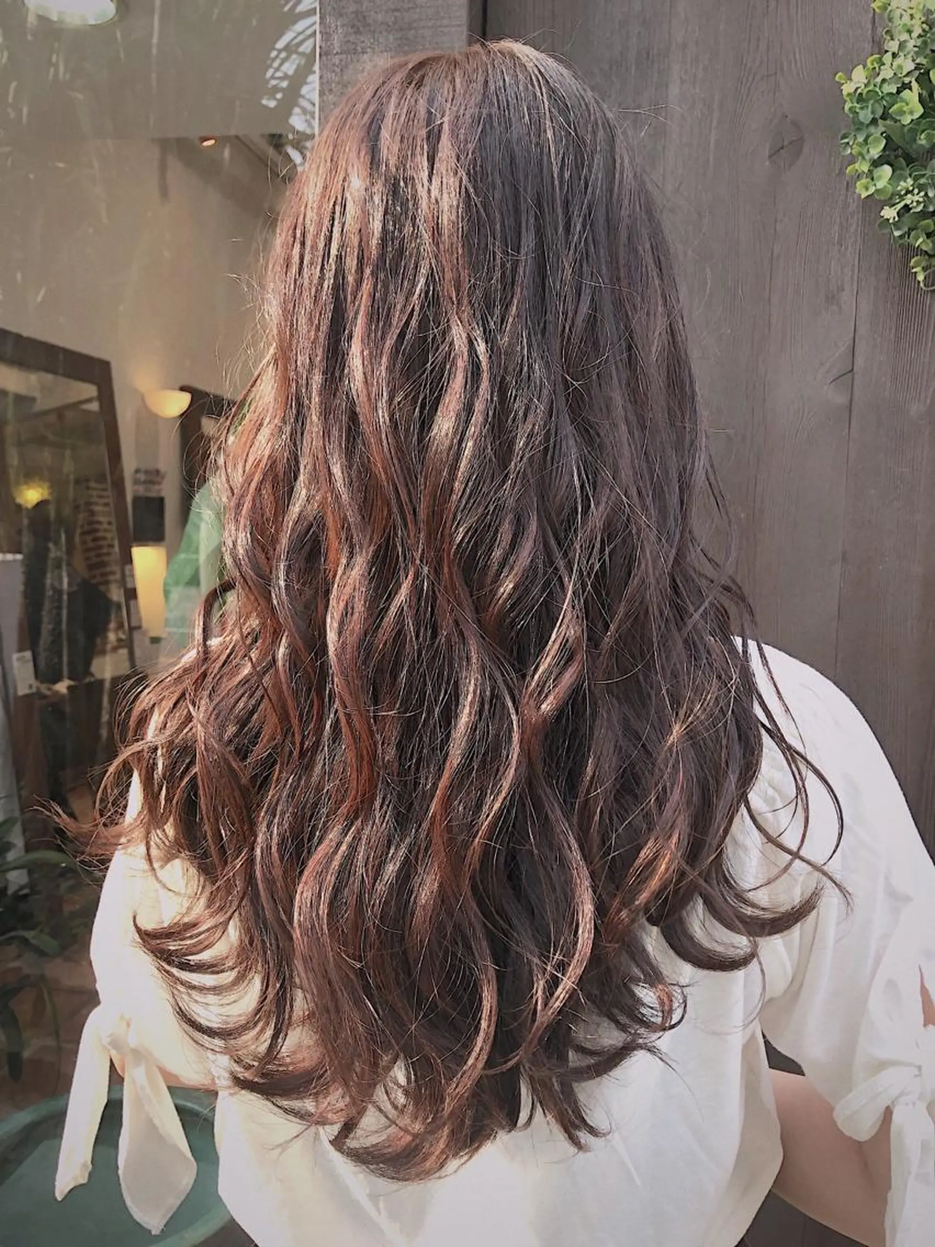 ミディアム カラー ベージュカラー 360°キレイな ショートカットのヘアスタイル