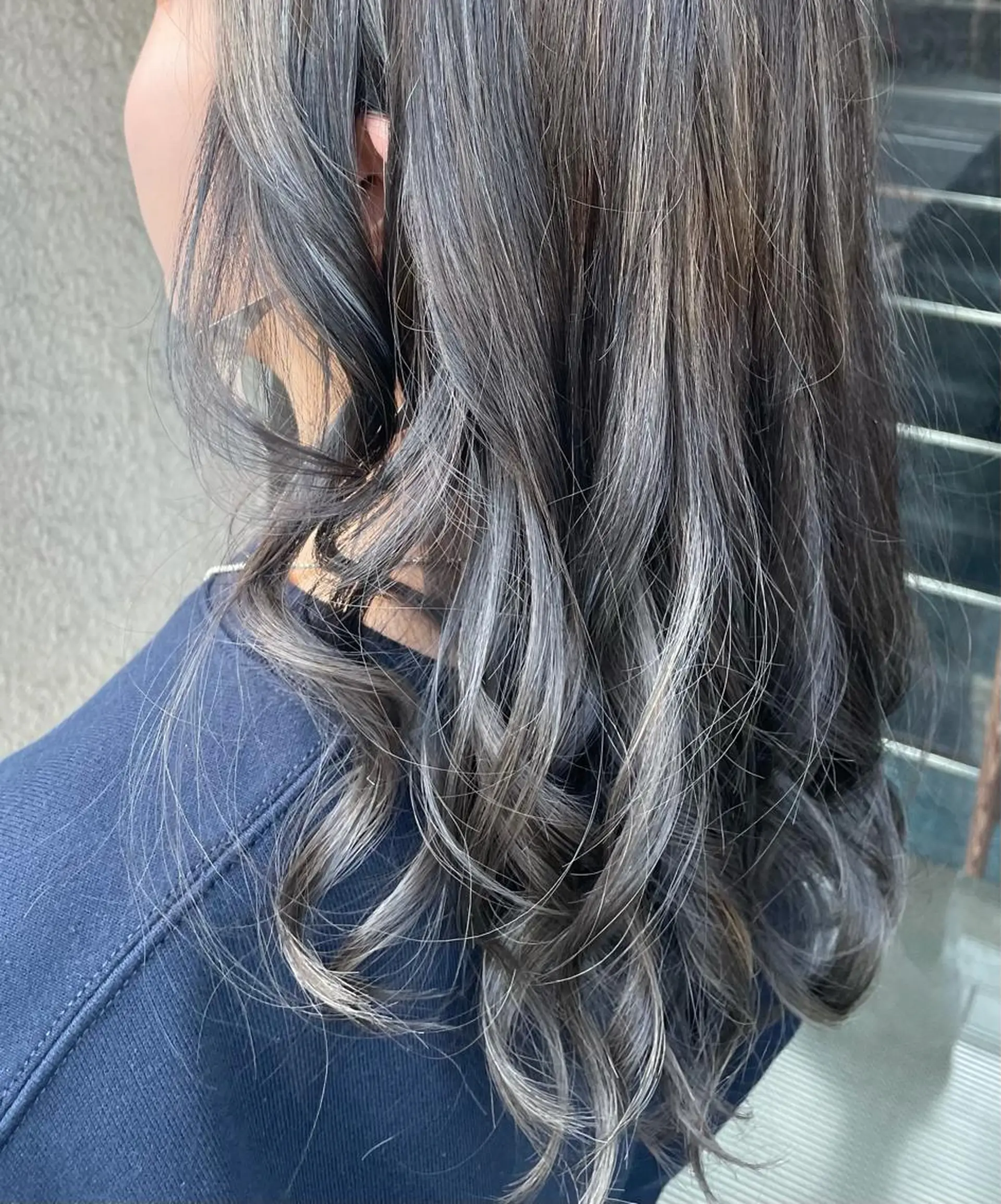 セミロング カラー アッシュ アッシュグレー アッシュグレージュ グレージュ ハイライトカラー ヘアカラー トリートメント 【ピンク/韓国ヘア/ ヘアセット】亜海のヘアスタイル