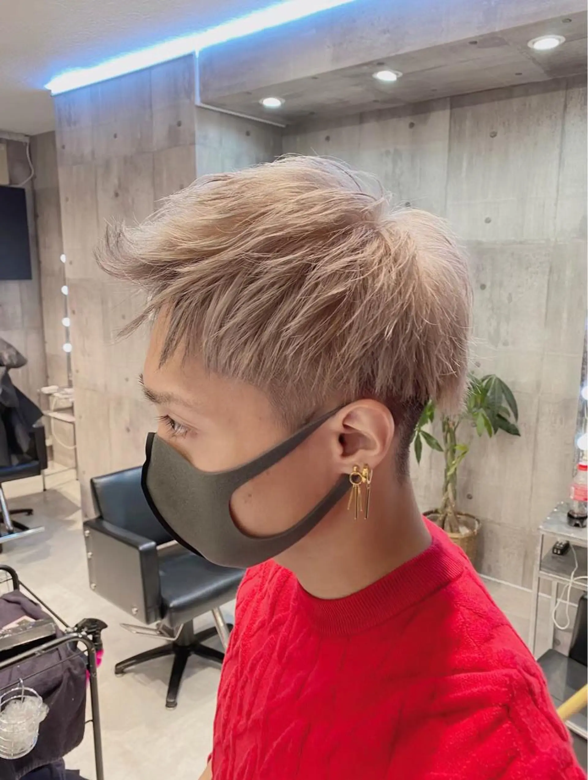 ショート カラー メンズ メンズブリーチ メンズハイトーン メンズパーマ ブリーチ ハイトーンカラー カット ヘアカラー トリートメント メンズ/似合わせ/骨 格矯正/真人のヘアスタイル