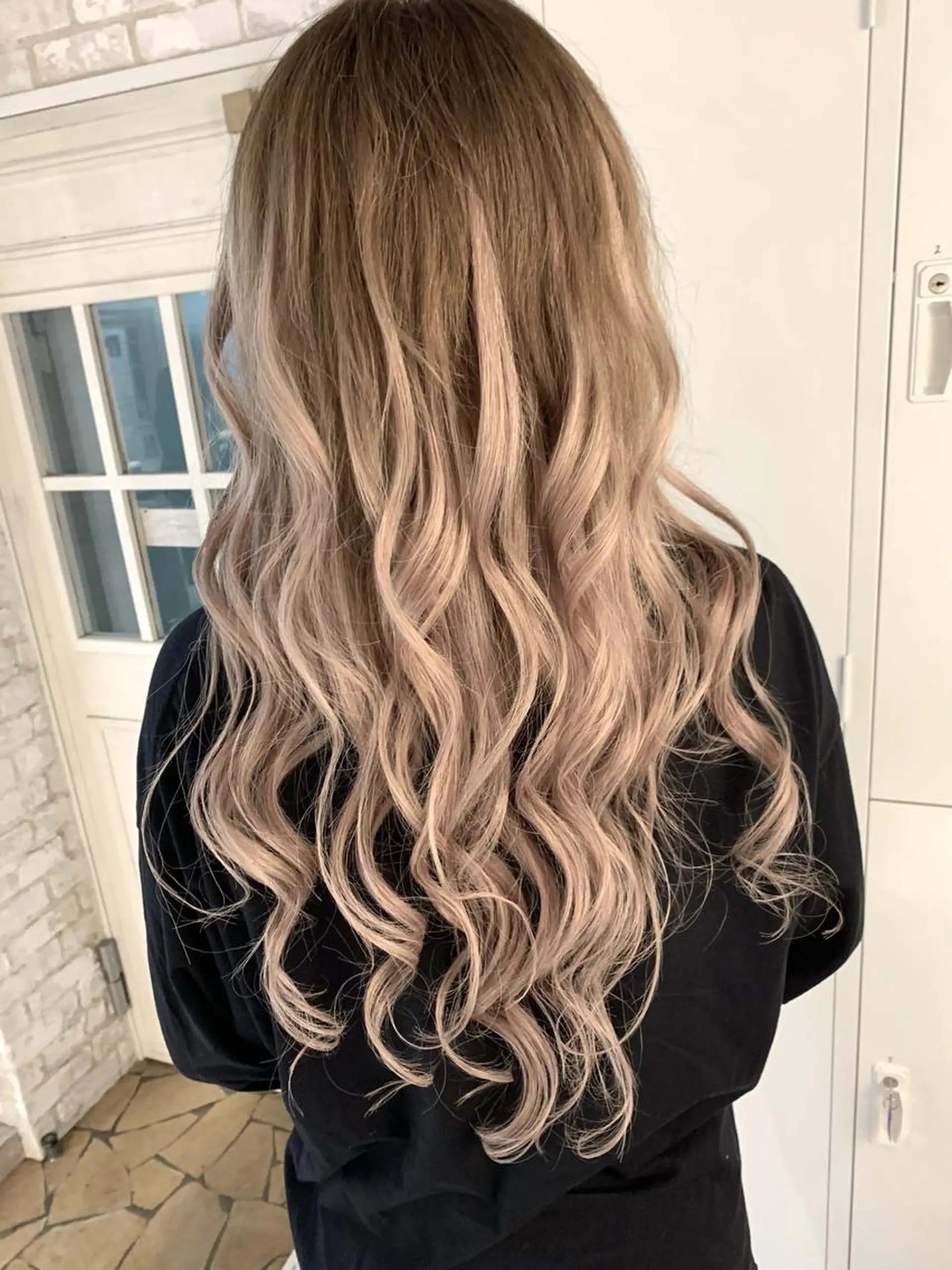 ロング エクステ レイヤーカット ✨ハイトーン✨艶髪 ✨髪質改善✨和田のヘアスタイル