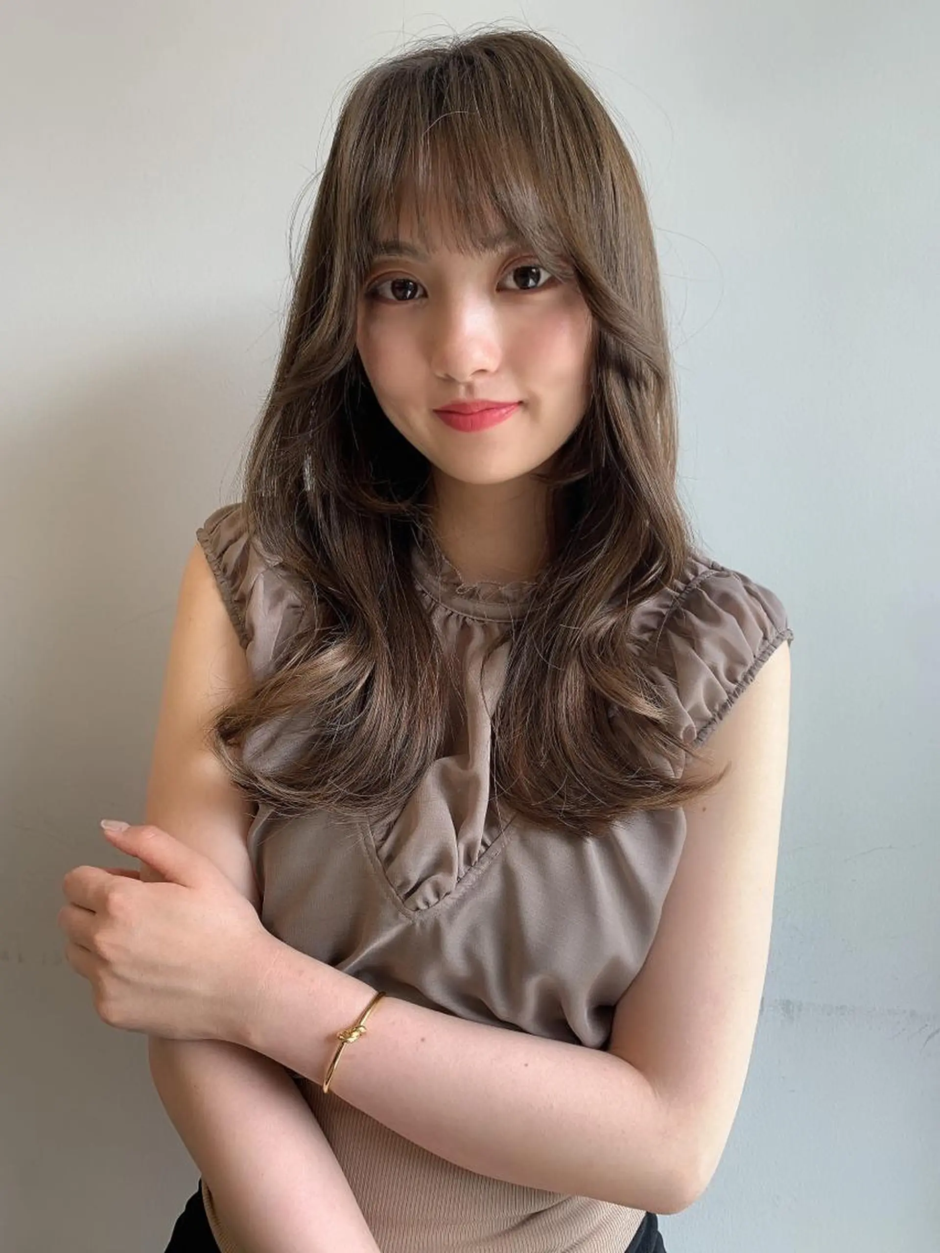 ミディアム カラー カット ヘアカラー トリートメント ヘッドスパ 透明感/オリーブ/ グレージュ/YUKAのヘアスタイル