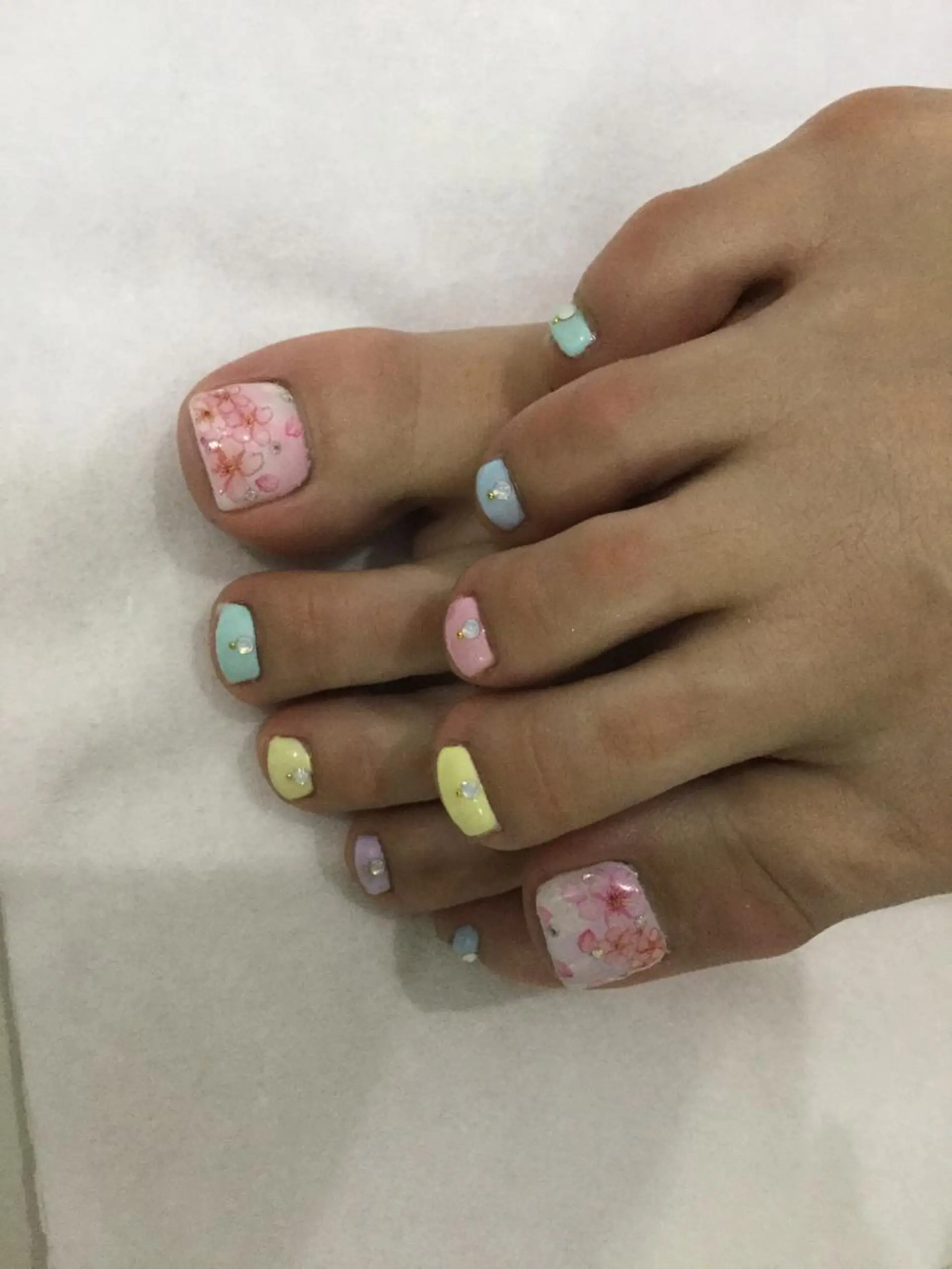 ネイル 💎🐰 saki. m 🐰💎のネイルデザイン