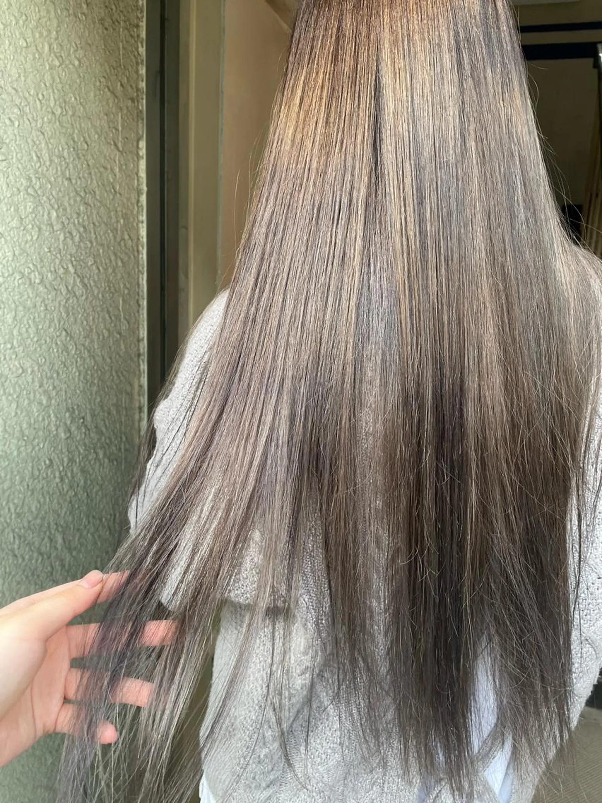 ロング カラー アッシュ ベージュカラー ヘアカラー トリートメント 【ピンク/韓国ヘア/ ヘアセット】亜海のヘアスタイル