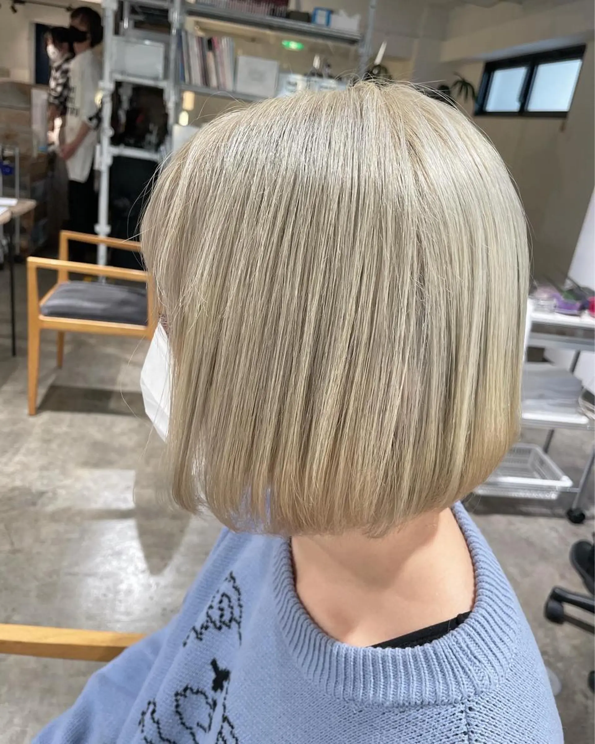 ミディアム カラー ヘアカラー トリートメント ハイトーン/レイヤー /ケアブリーチ石川治のヘアスタイル