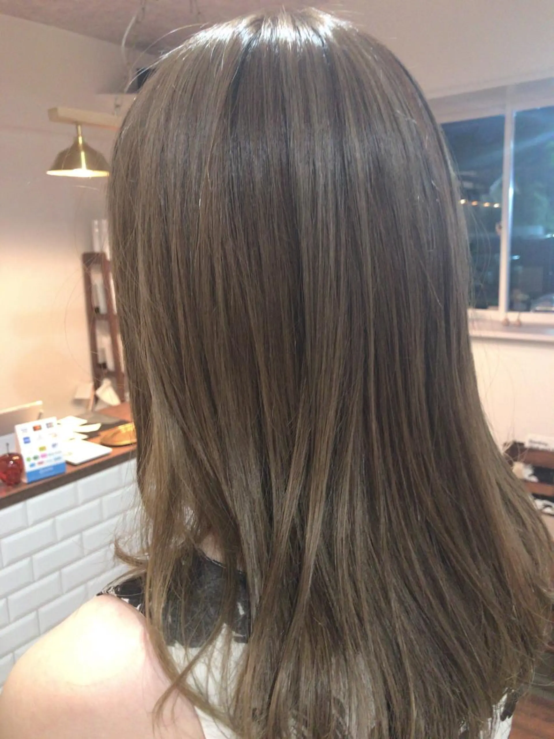 セミロング カラー レイヤーカット匠 イソザキノリユキのヘアスタイル