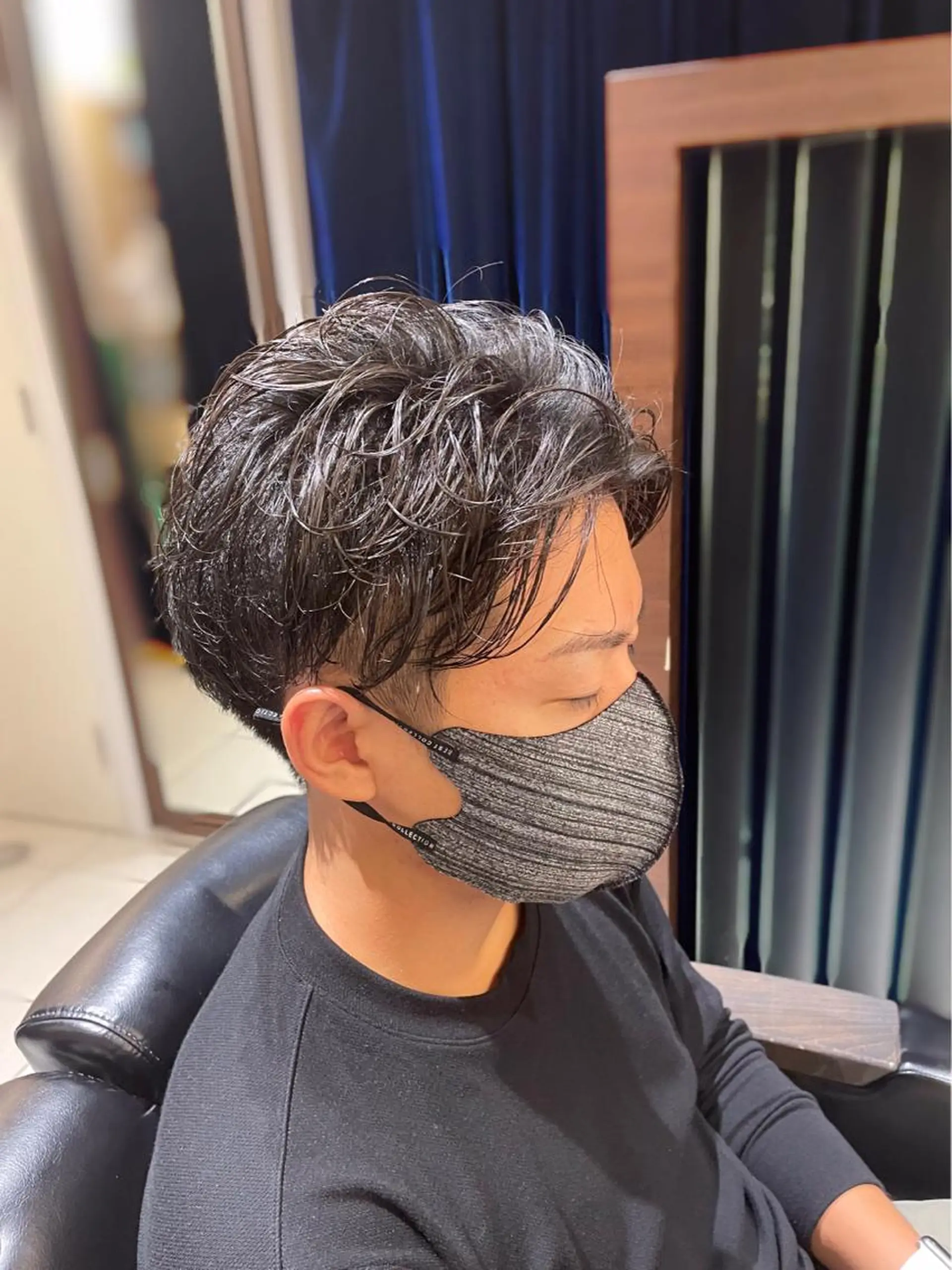 ショート パーマ メンズ センターパート カット パーマ 岡崎 隆晟のヘアスタイル