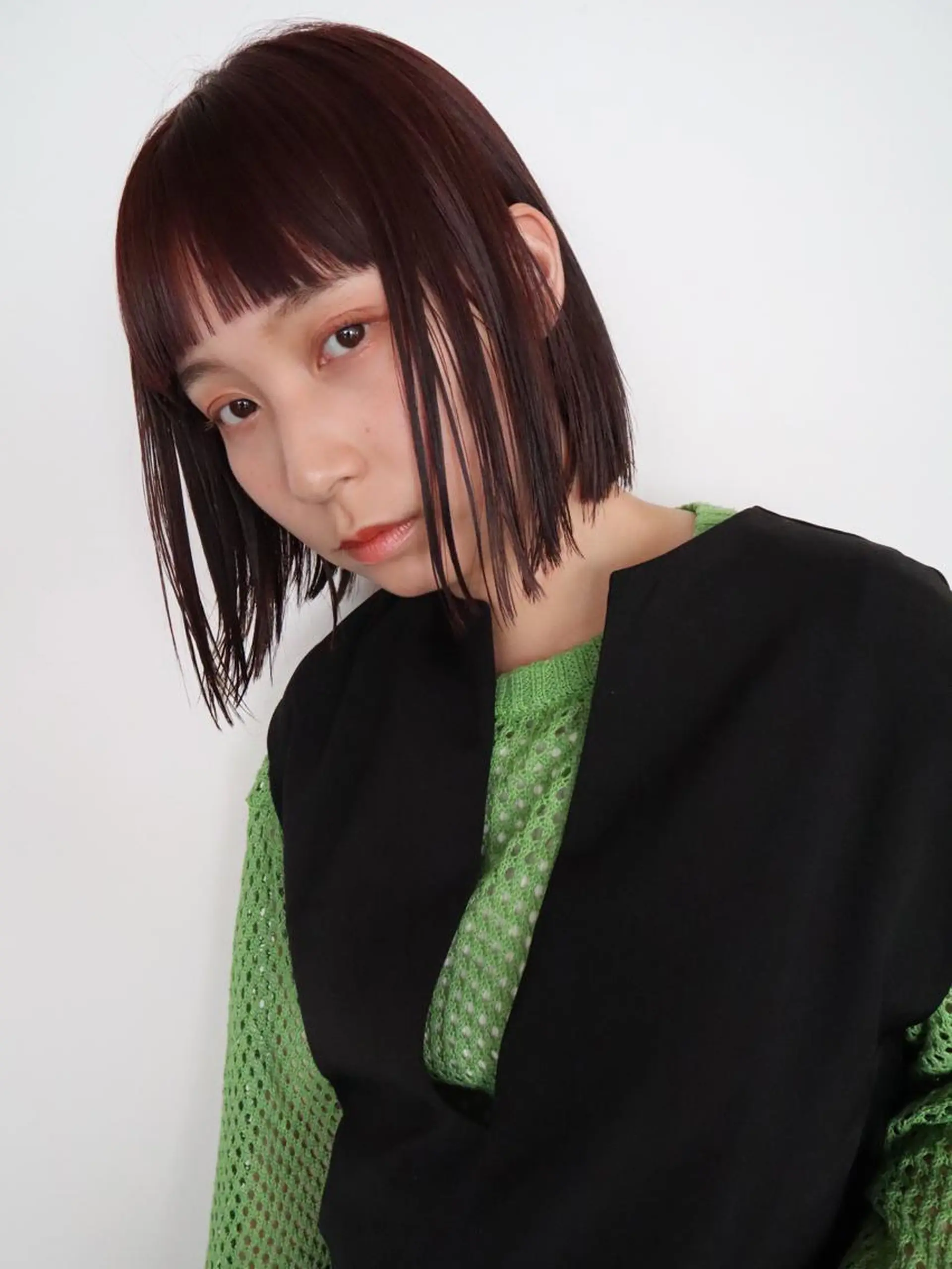 ショート カラー パーマ ヘアアレンジ メンズ キッズ ネイル マツエク・マツパ レッドカラー ボブ オン眉 赤色 ウルフレイヤーカット /チヒロのヘアスタイル
