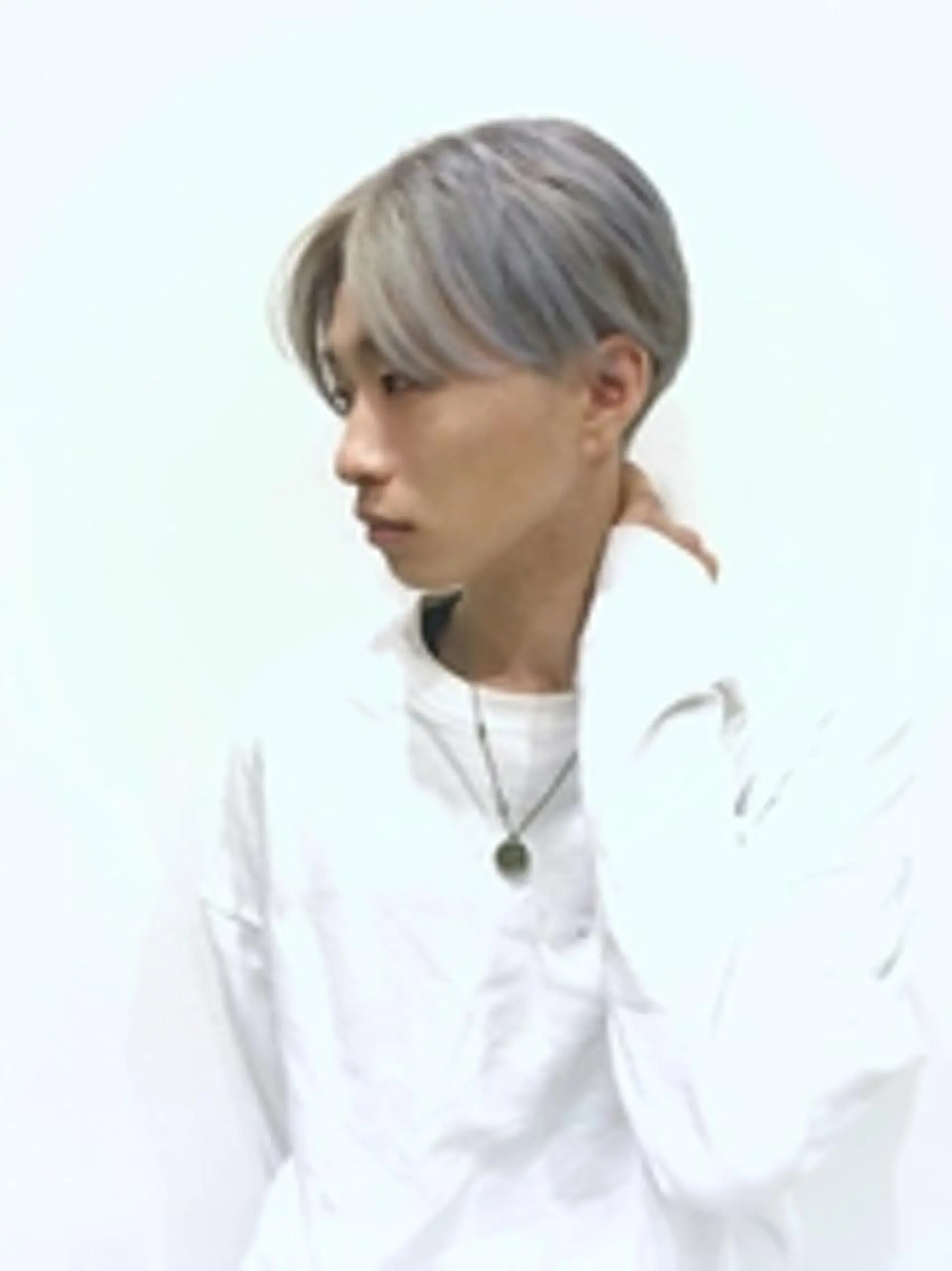 カラー メンズ マッシュ シルバー ARCH FREE予約のヘアスタイル