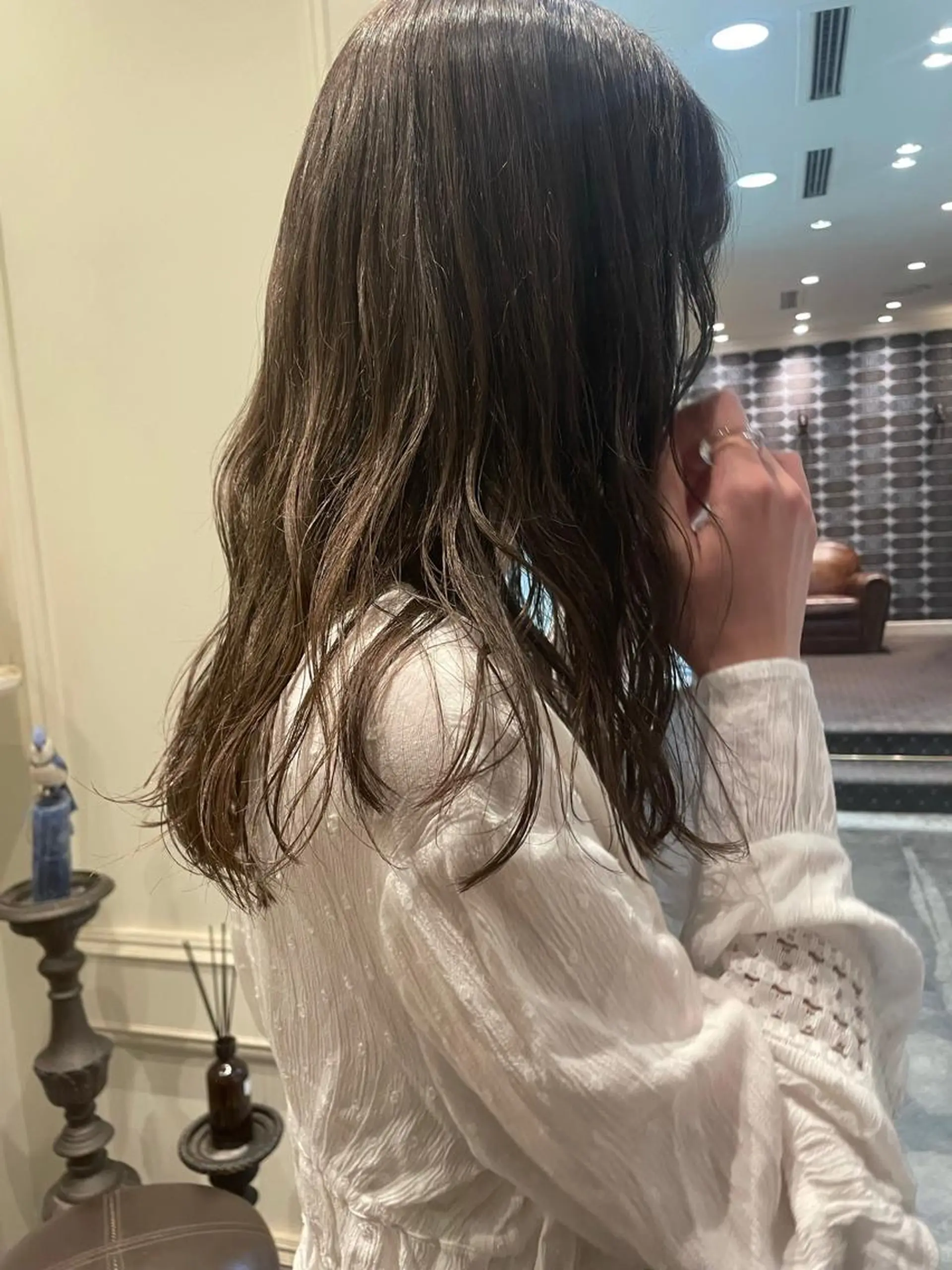 セミロング カラー カット ヘアカラー 大人girly🛋️ 🤍yukakoのヘアスタイル