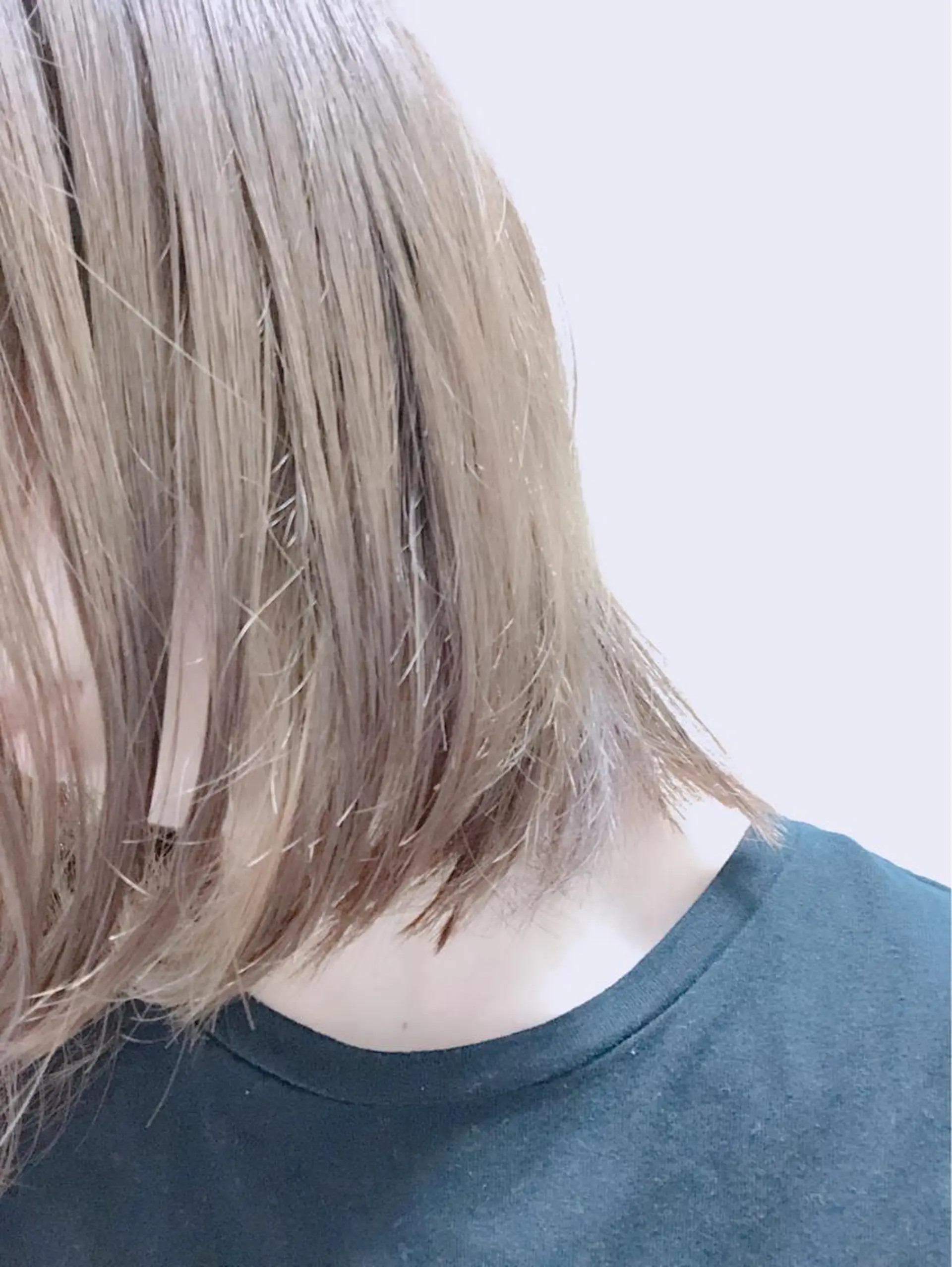 ショート カラー 岩渕 由里香のヘアスタイル