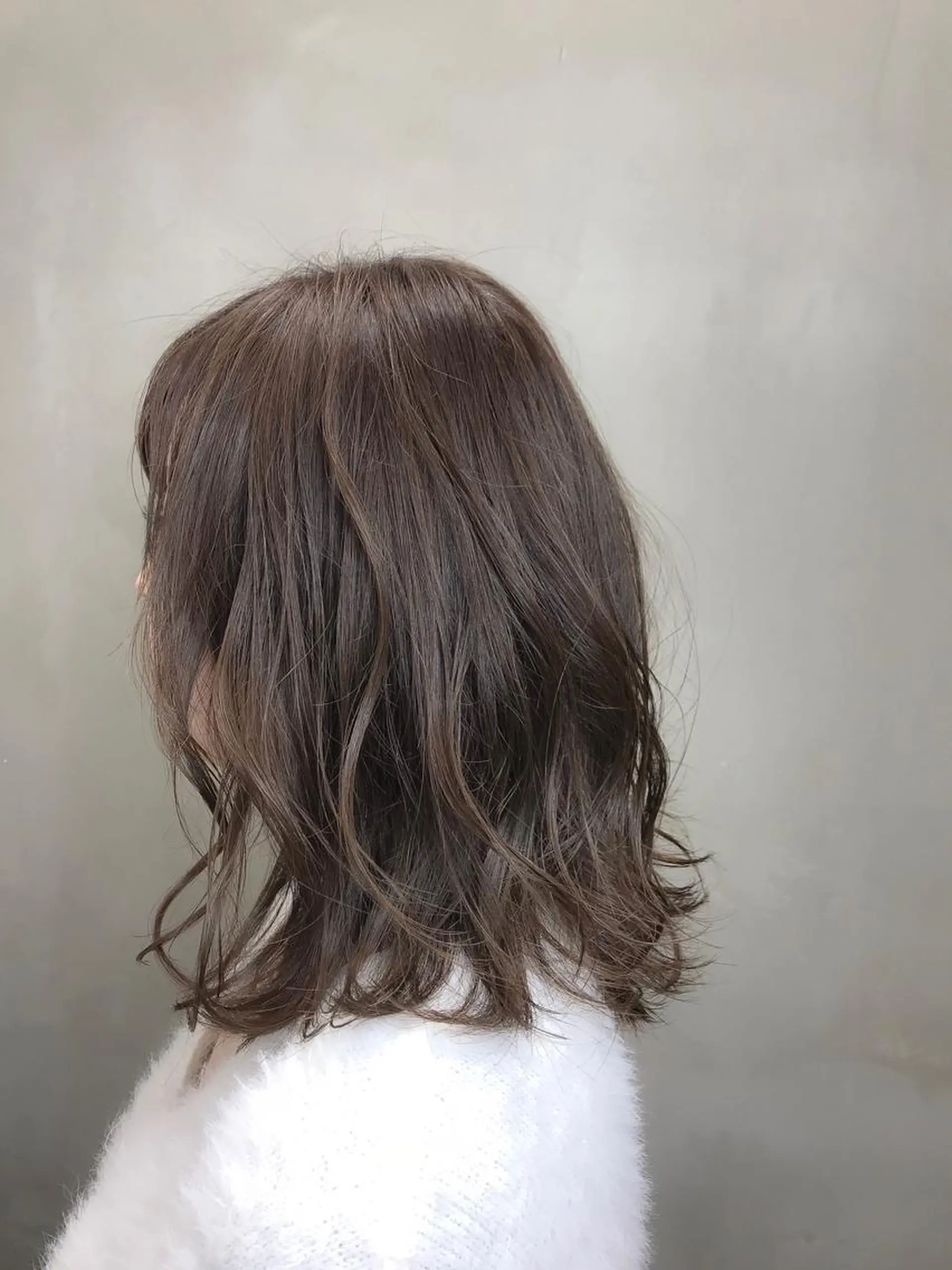 ミディアム カラー ラベンダーカラー ラベンダーグレー 【透明感、艶髪】西村 有司のヘアスタイル