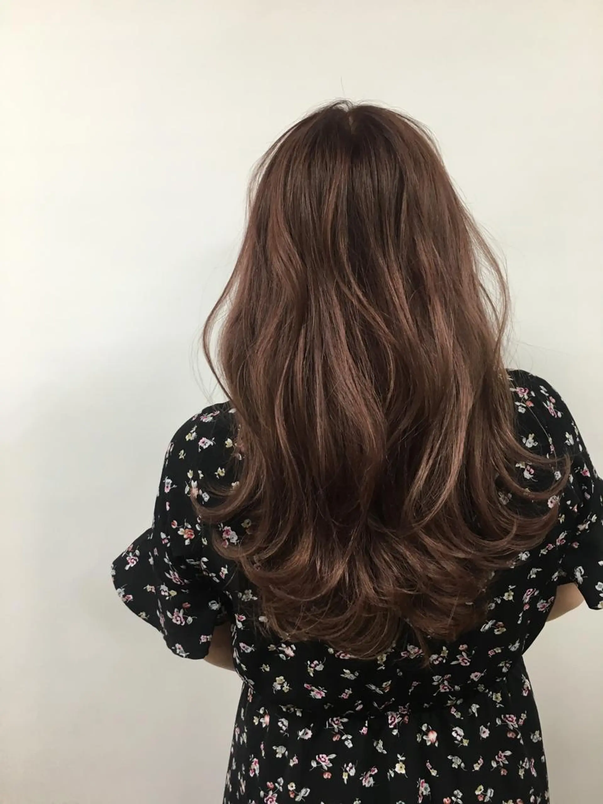 ミディアム カラー ピンクカラー ハイトーンブリーチ 土坂 由志【京都】のヘアスタイル
