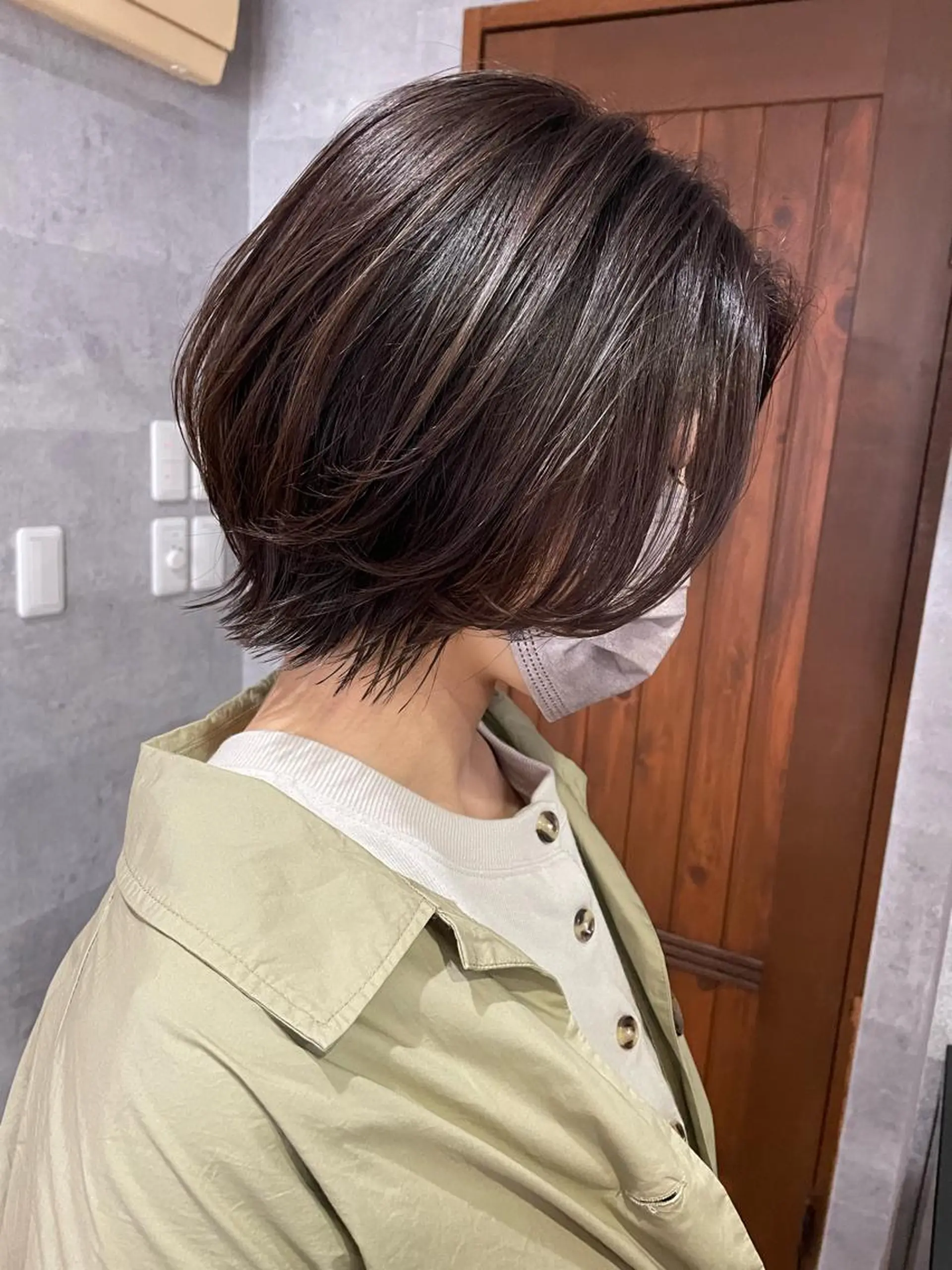 ミディアム カラー ハイライトカラー ハイライト ウルフカット カット トリートメント 月200名以上担当 六甲徒歩30秒のヘアスタイル