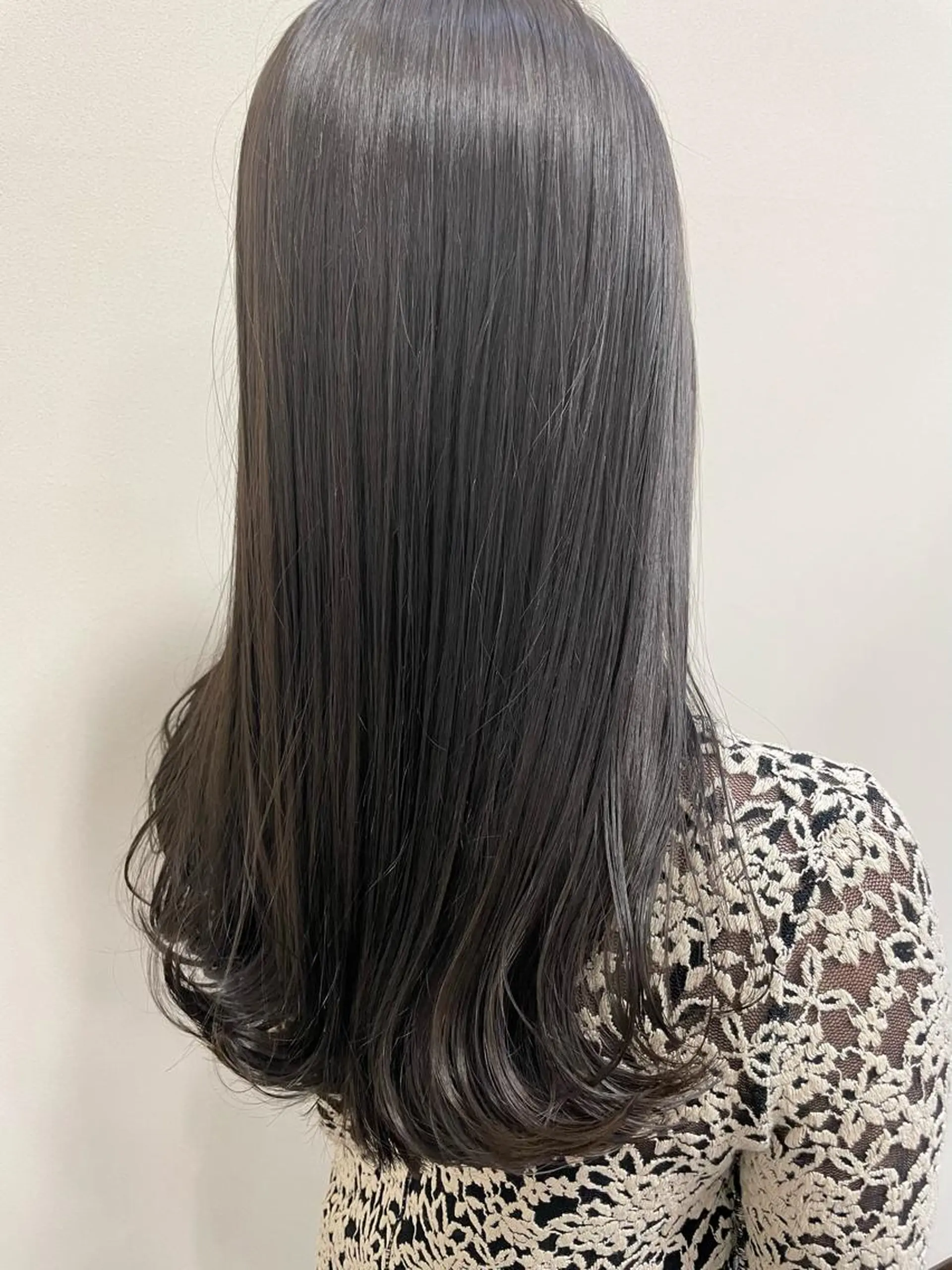 ロング カラー アッシュ ヘアカラー 沢田 瞳のヘアスタイル