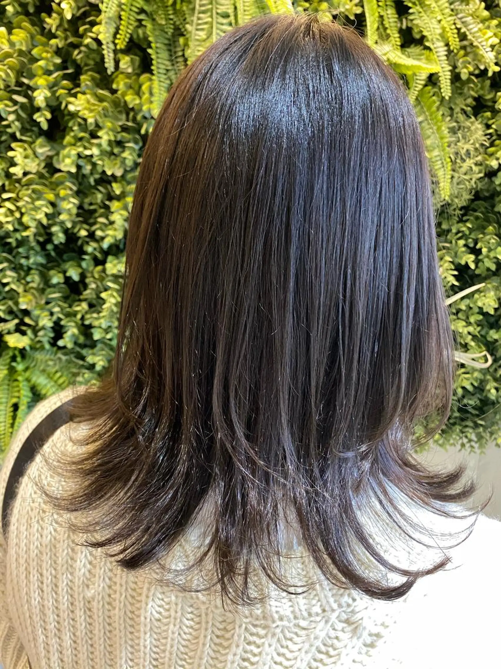 ミディアム 水谷 菜央のヘアスタイル