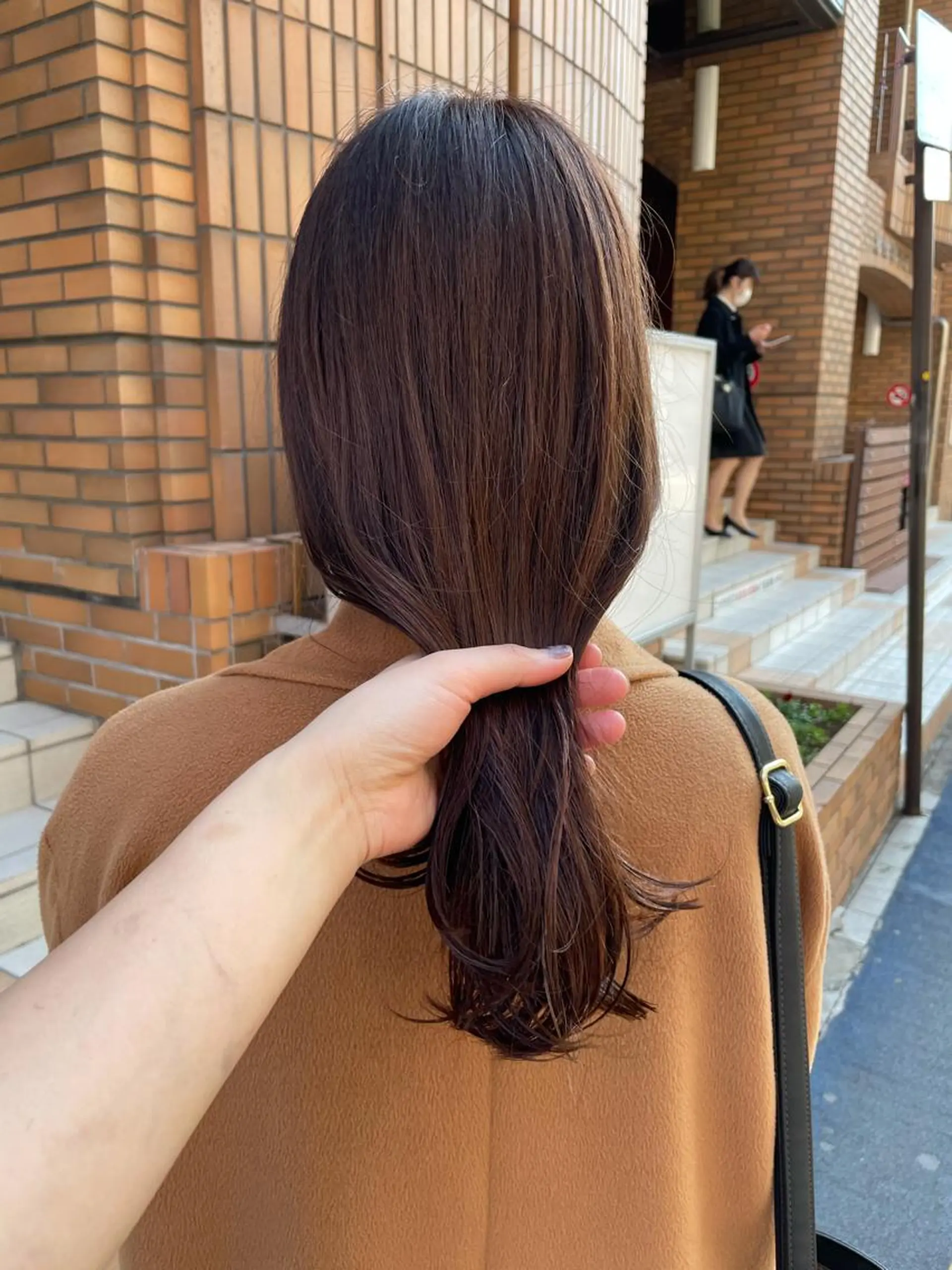 セミロング カラー MIOベージュカラー 柔らかいカラーのヘアスタイル