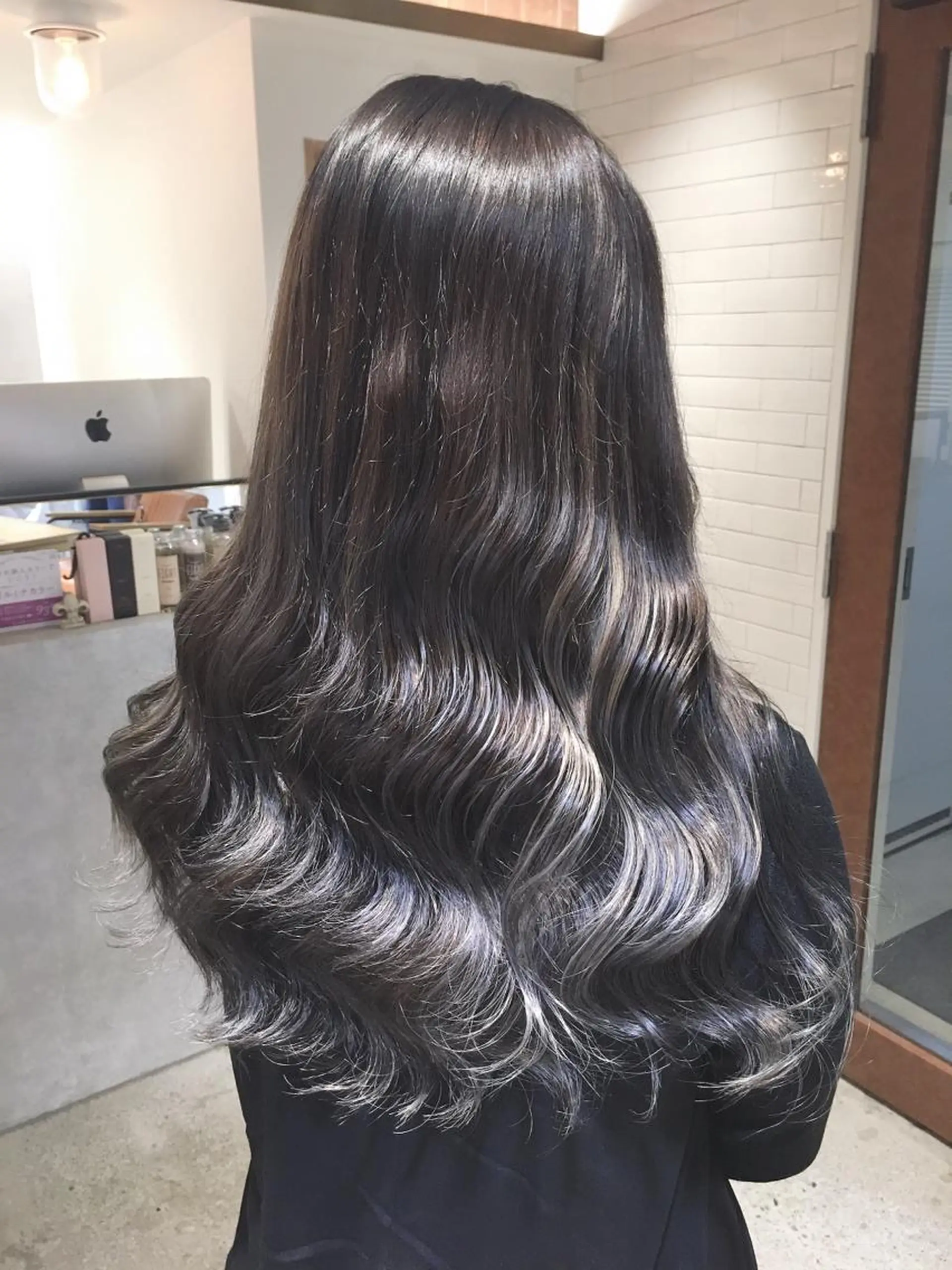 セミロング ショートボブ ボブ ハイライト 外ハネヘア メンズツイスパ ショートフクヤマシンのヘアスタイル