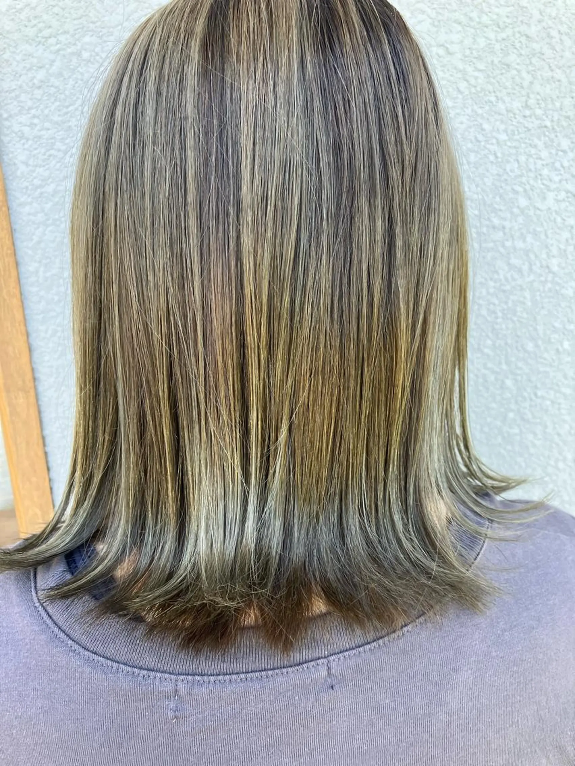 セミロング ヘアカラー 鈴木 香哉子のヘアスタイル