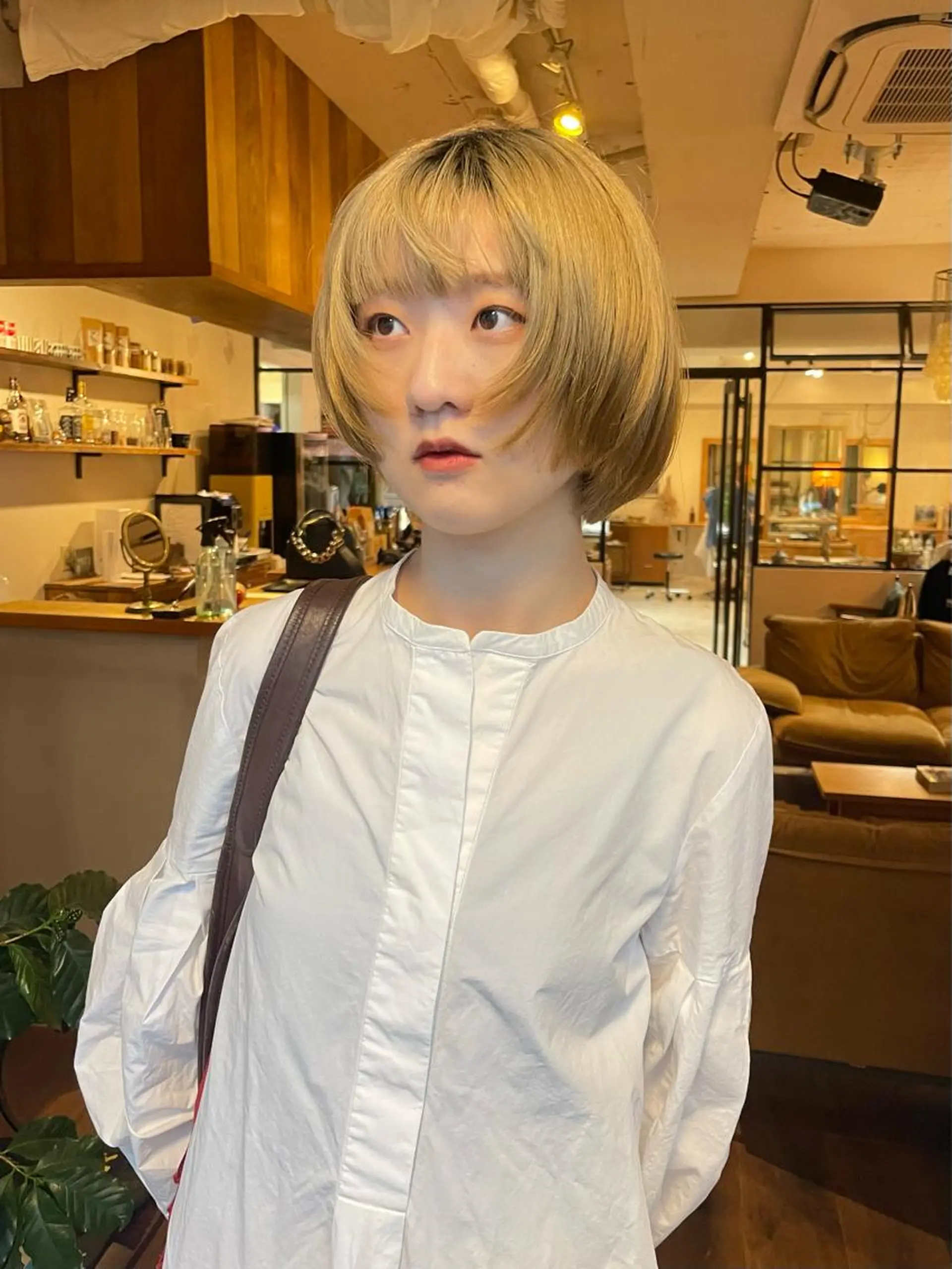 ショート カラー ブリーチ ハイトーンカラー トリートメント ファッションに 溶け込むstyleのヘアスタイル