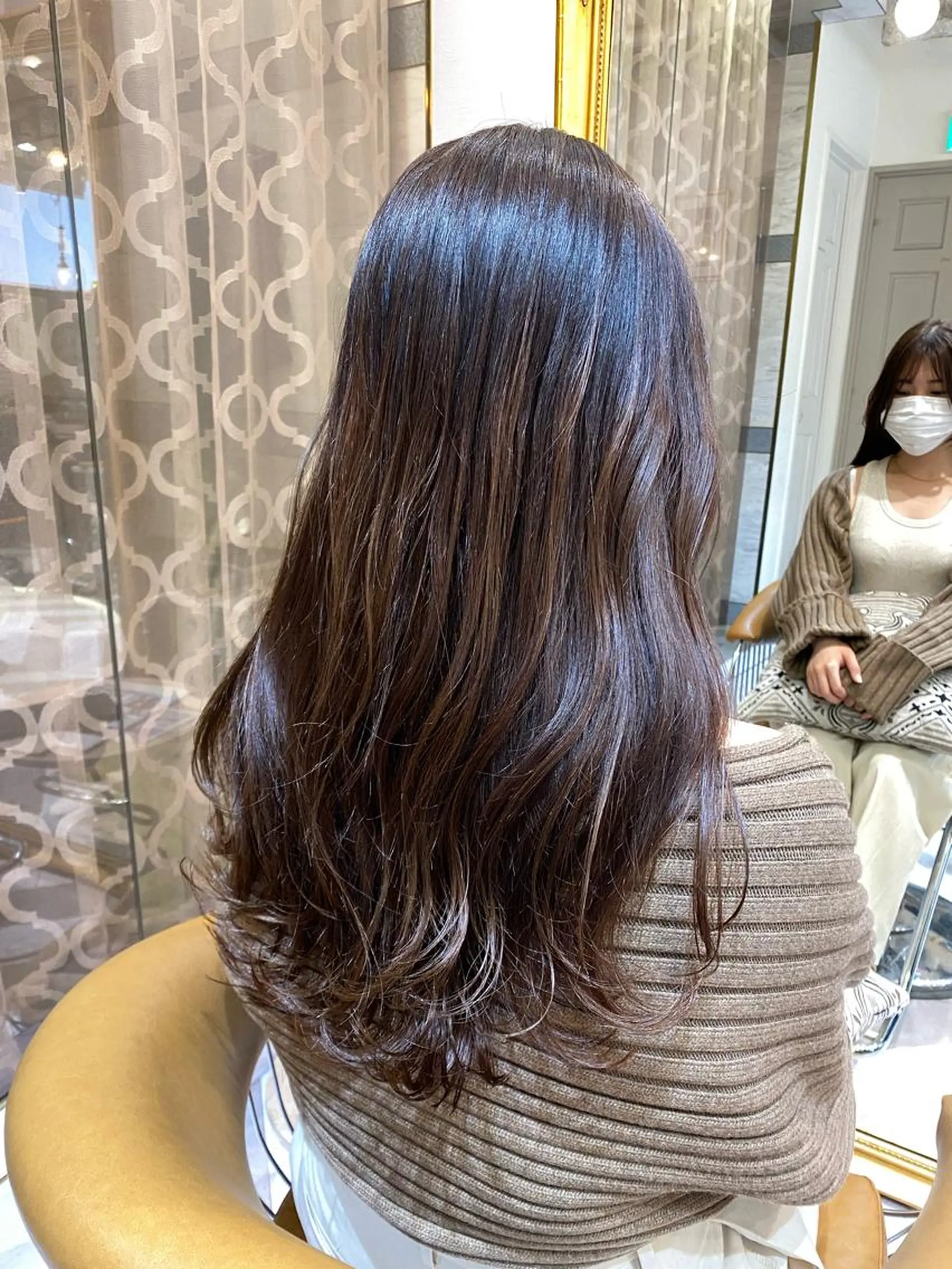 ミディアム カット ヘアカラー トリートメント レイヤーカット /透明感カラー西田のヘアスタイル