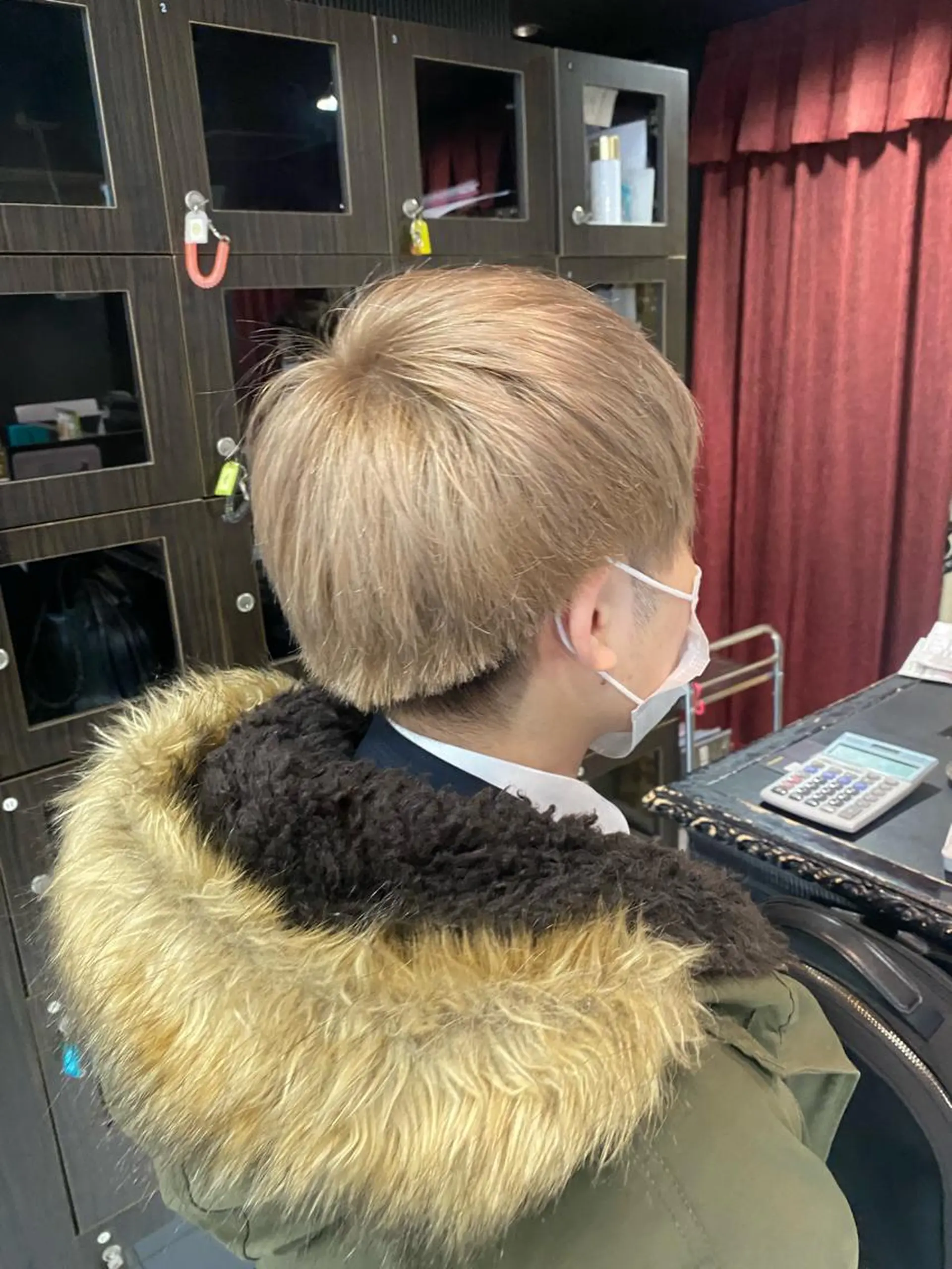 カラー メンズ ベージュカラー ミルクティーベージュ ヘアカラー ホワイト系はお任せ /ブリーチ/店長岩崎のヘアスタイル