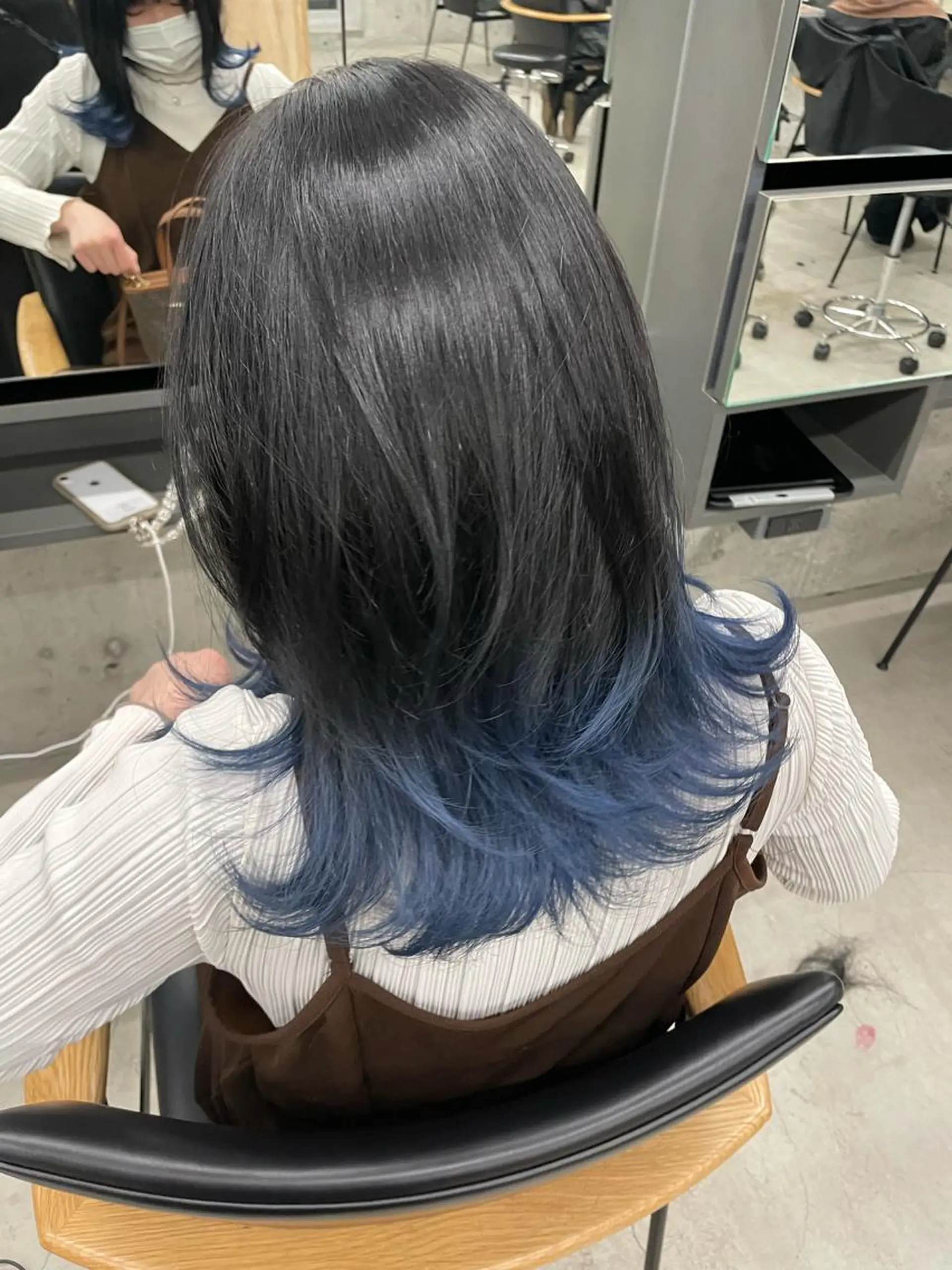 セミロング カラー インナーカラー 推し ブリーチ  髪質改善のヘアスタイル