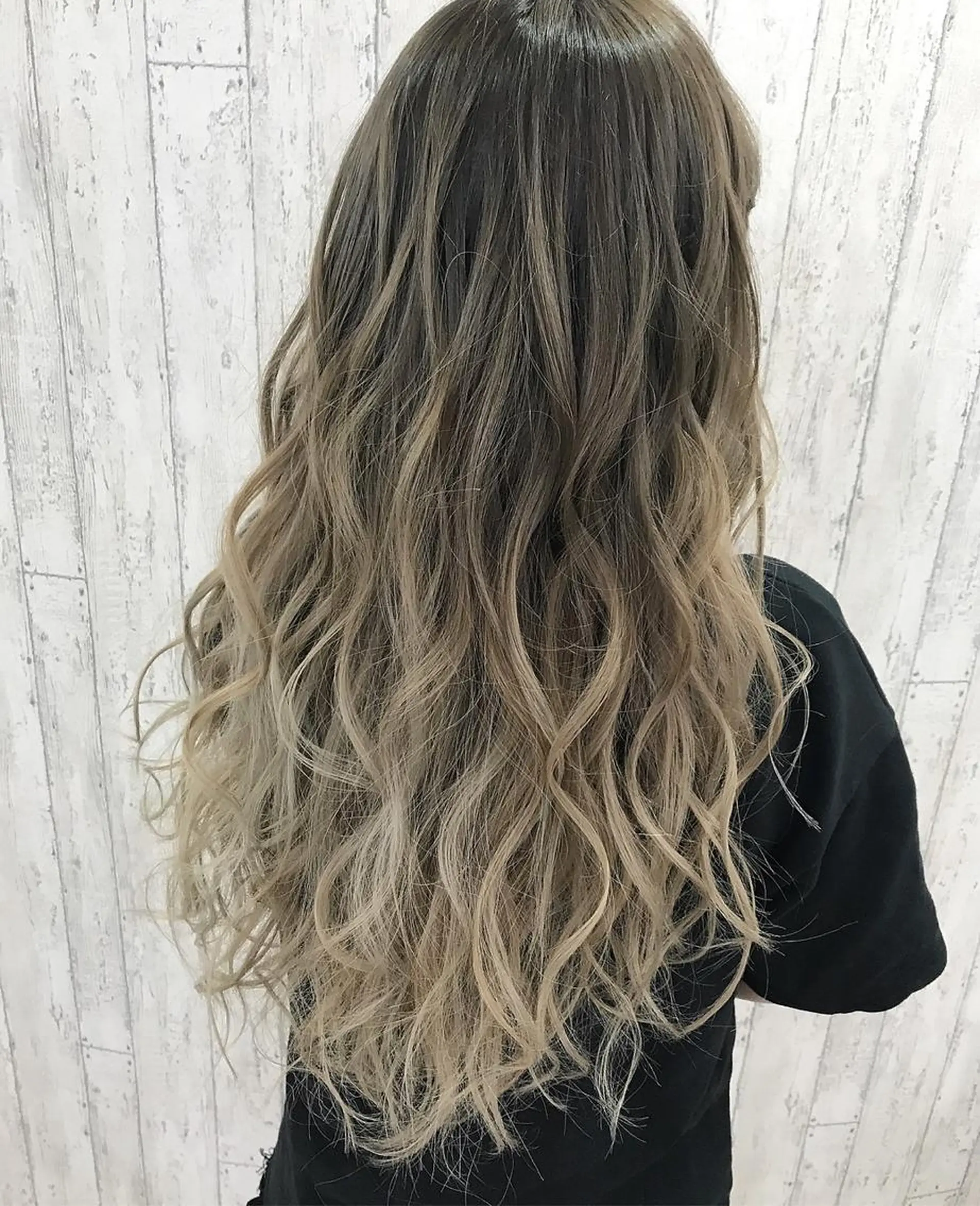 ロング カラー バレイヤージュ グラデーションカラー ハイトーンカラー レイヤーカット ヘアカラー トリートメント 髪質改善/艶髪💎 ウエキ リカのヘアスタイル