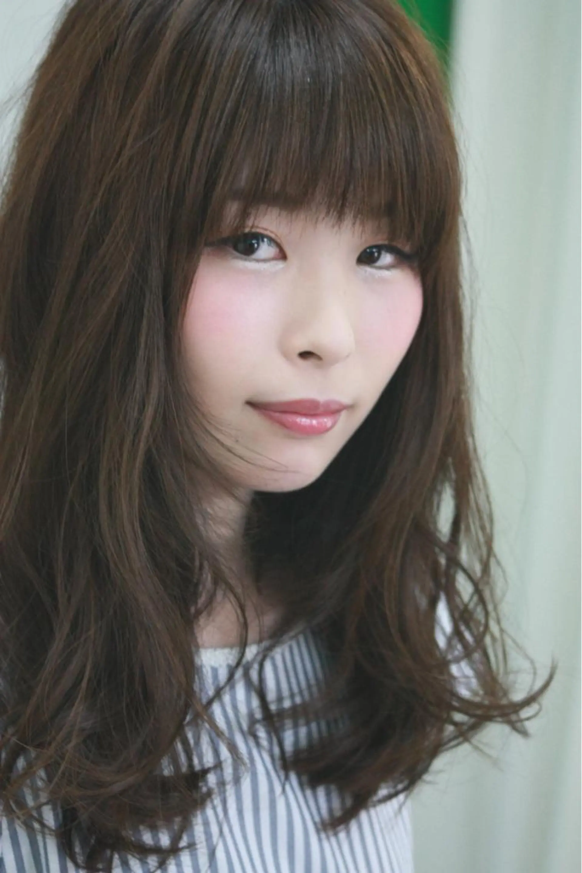 ミディアム カラー ヘアアレンジ レイヤーカット yeope所属・【体験】韓国 メイク&ヘア天神のヘアスタイル