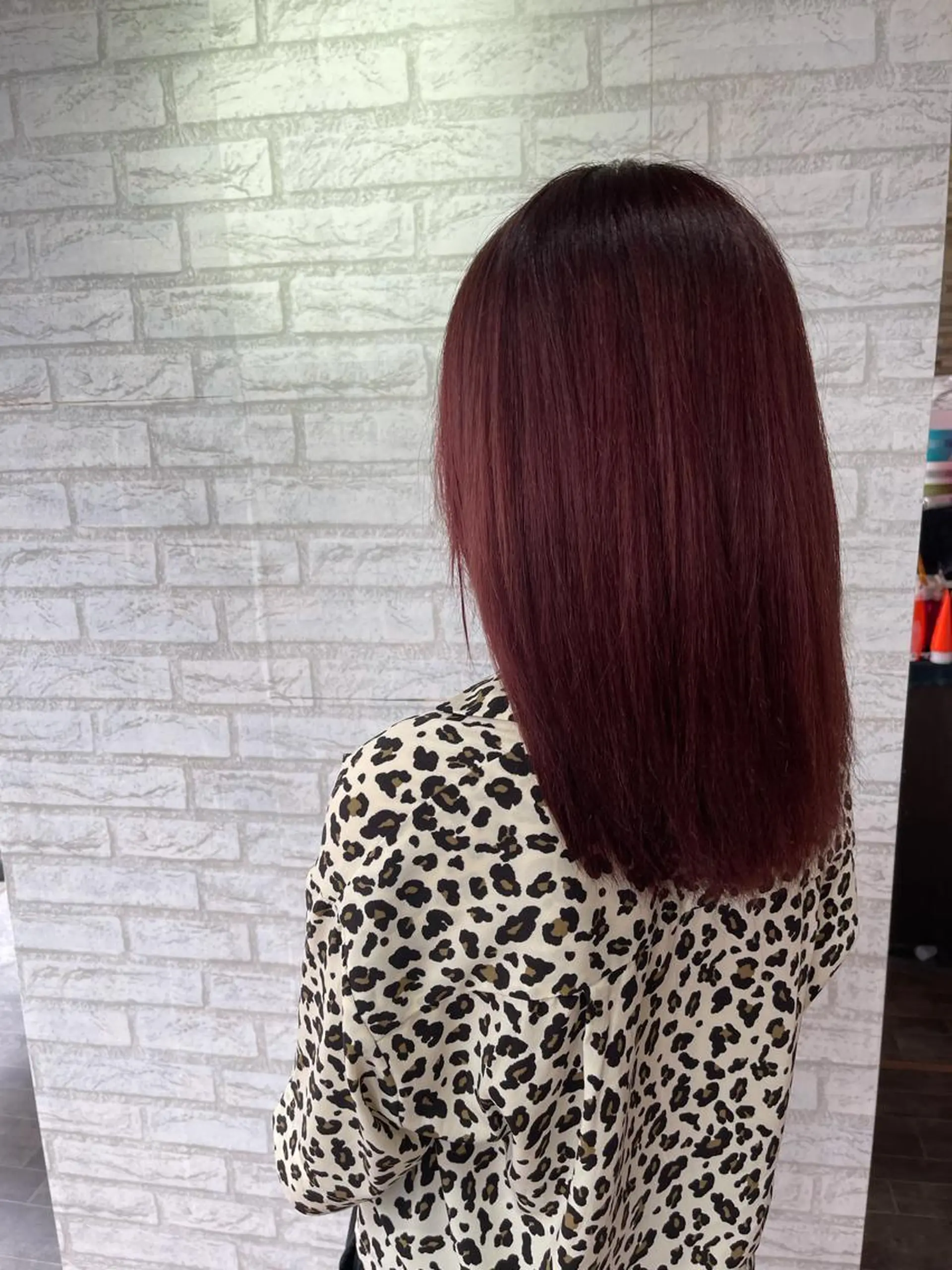 セミロング カラー ベージュカラー ブリーチ ブリーチなしカラー パープルカラー レッドカラー ヘアサロン ユリのヘアスタイル