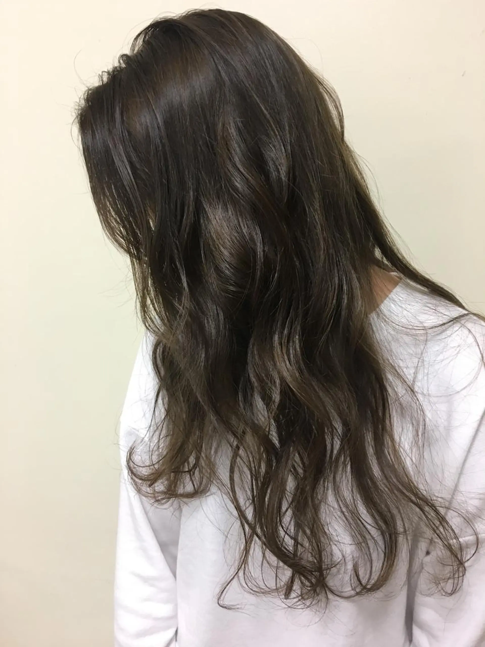 ロング カラー ブリーチ ケアブリーチ ダブルカラー グレージュ カット 縮毛矯正 トリートメント Beach 代表 KENTAのヘアスタイル