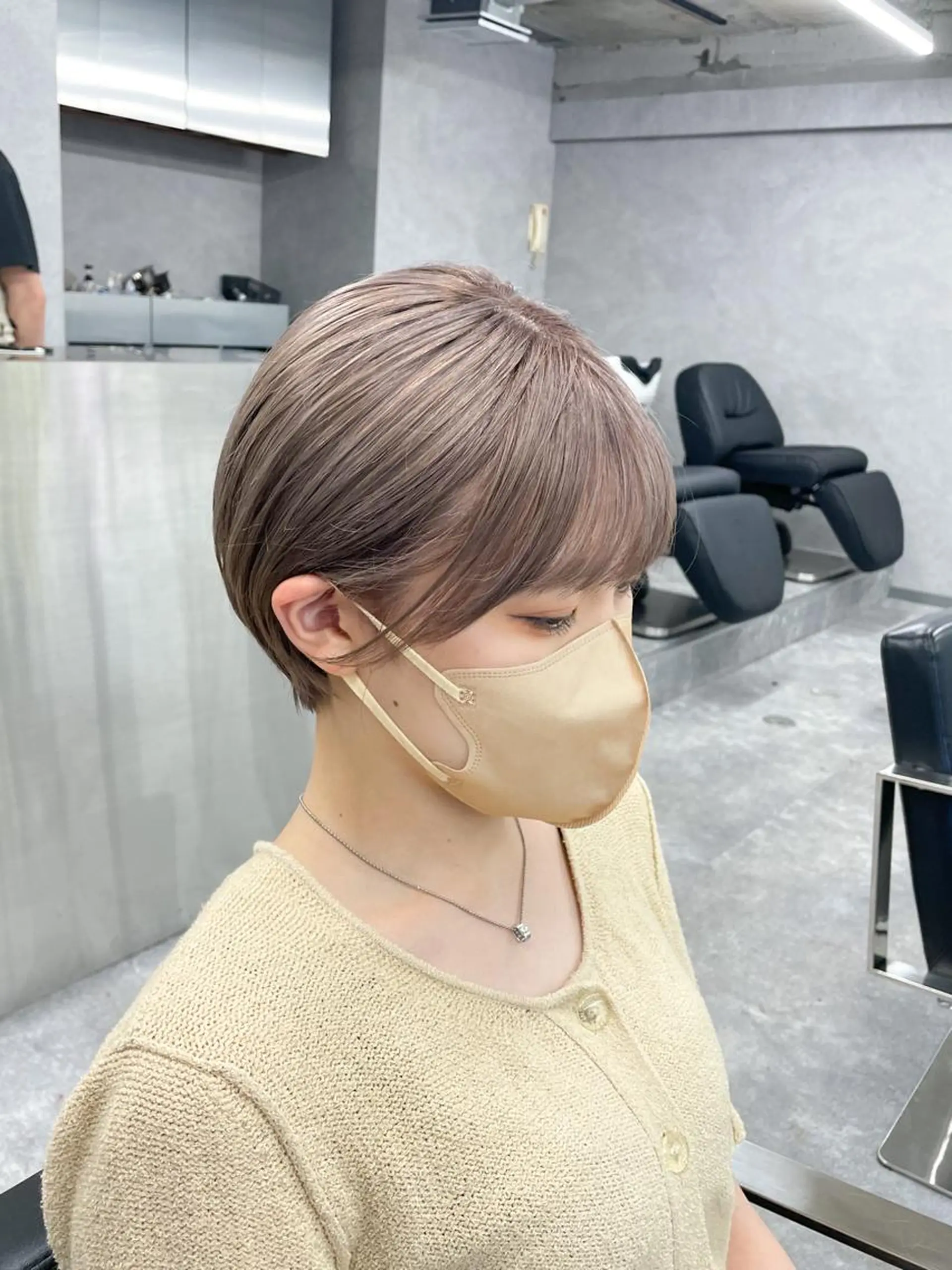 ショート カラー パーマ ヘアアレンジ キッズ グレージュ ショートヘア 大人スタイル 太田のヘアスタイル