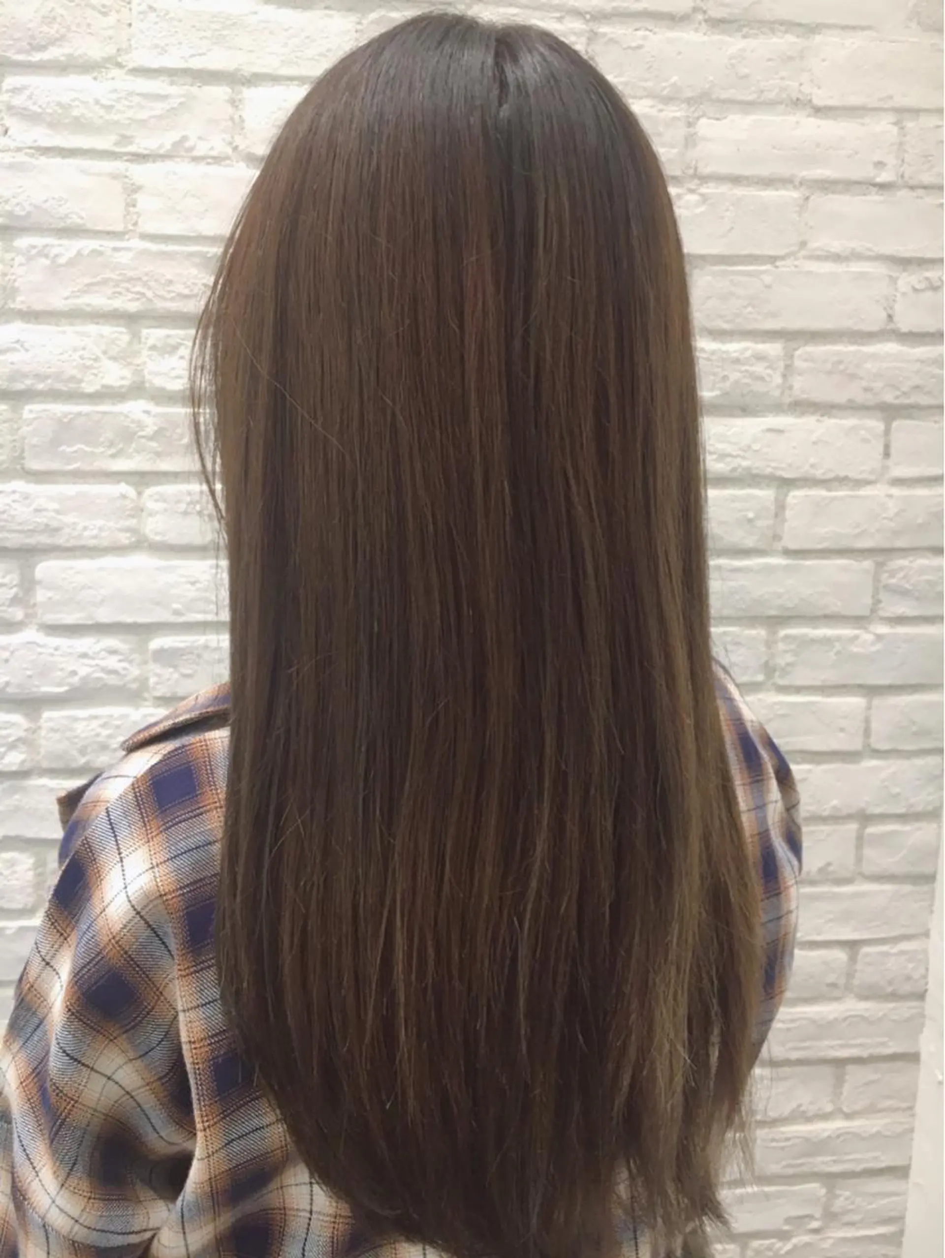 ロング カラー ミドウチ アヤカのヘアスタイル