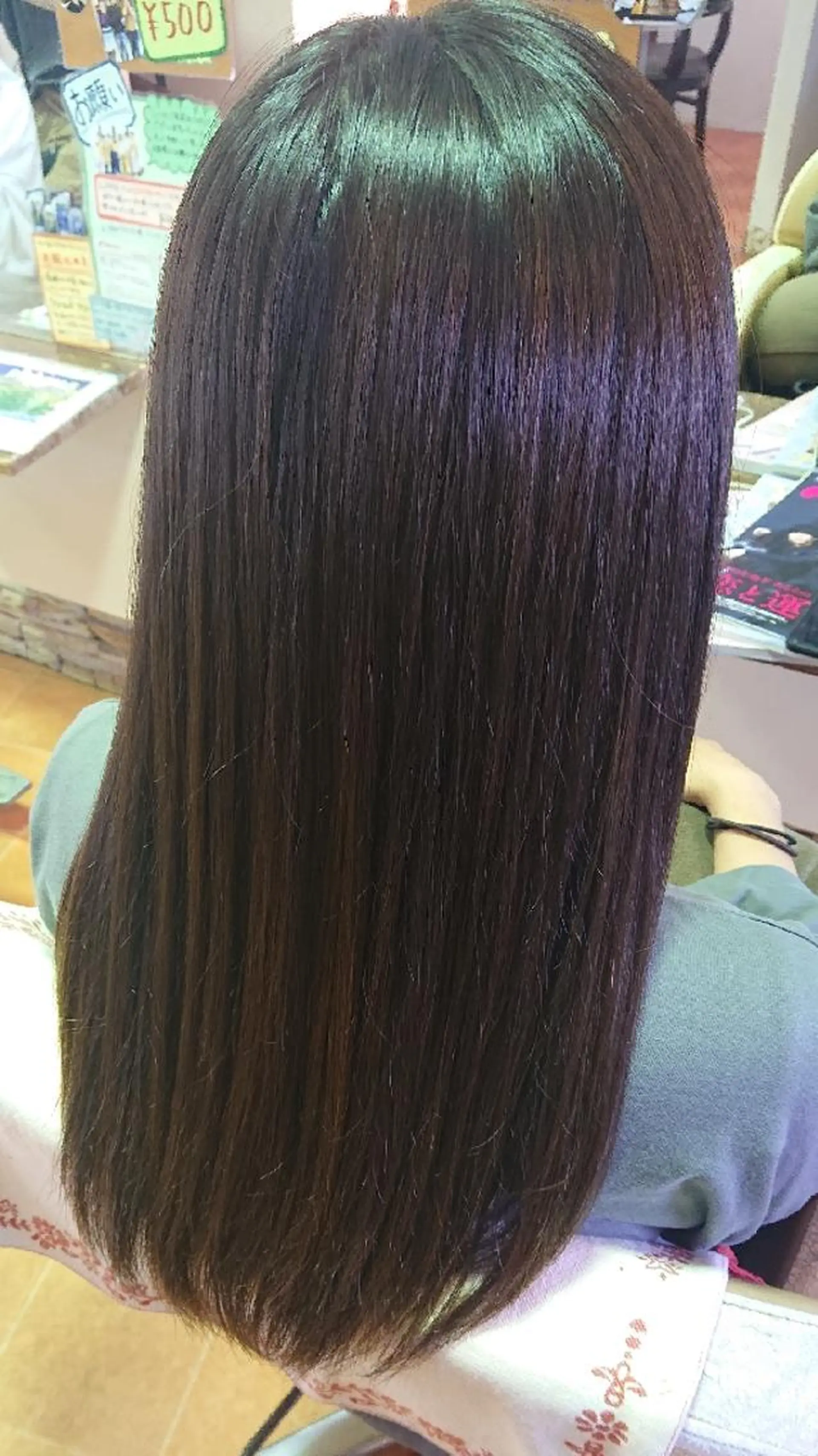 ロング カラー 山口 彩海のヘアスタイル