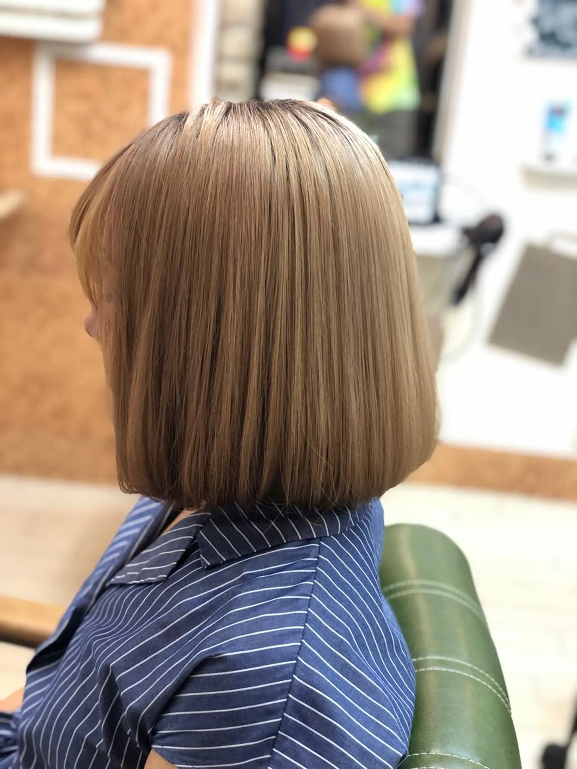 カラー ハイトーンカラー 岩下 葉平(店長)のヘアスタイル