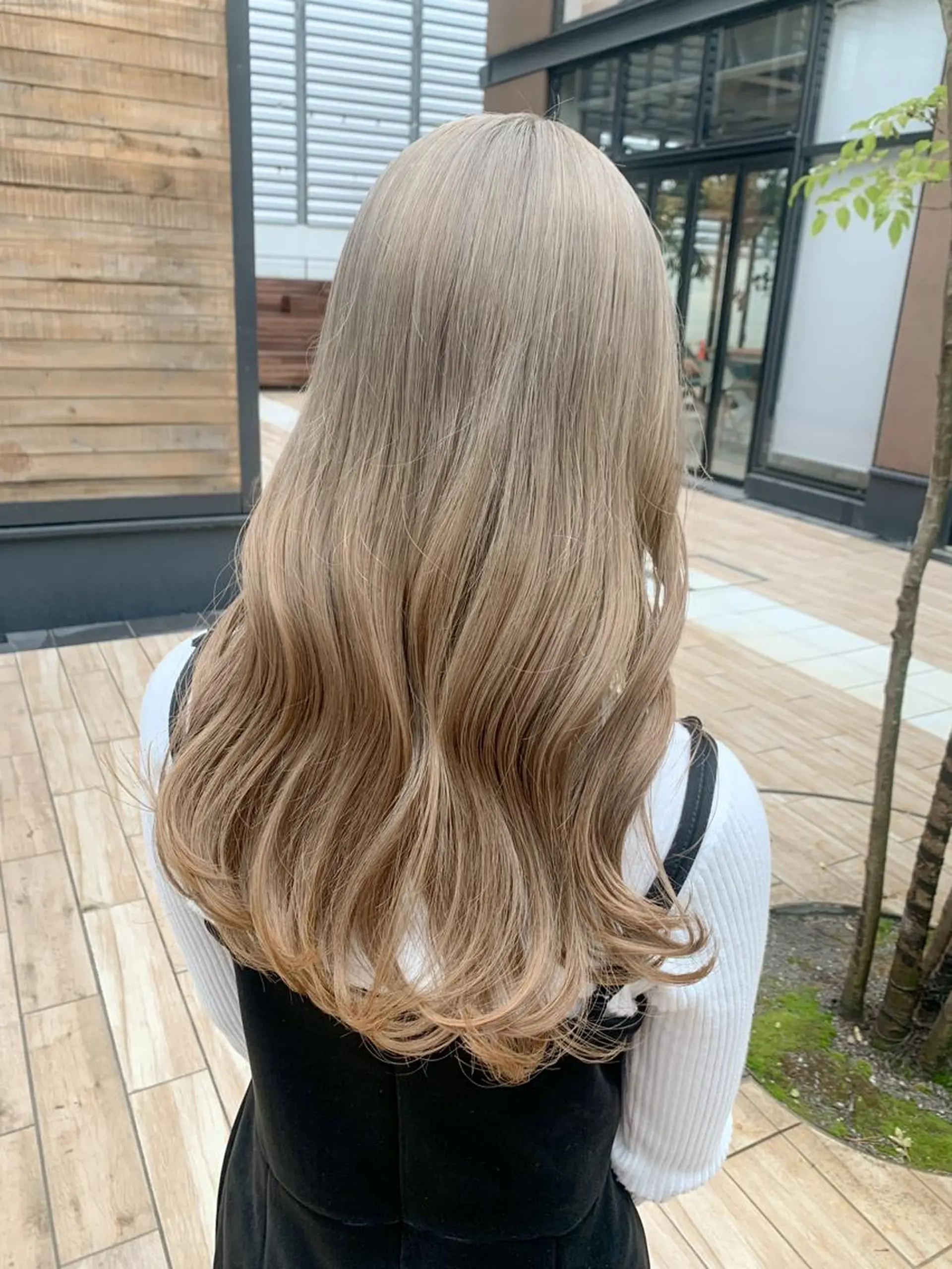 ロング カラー ヘアアレンジ ブリーチ カット ヘアカラー トリートメント yuka .のヘアスタイル