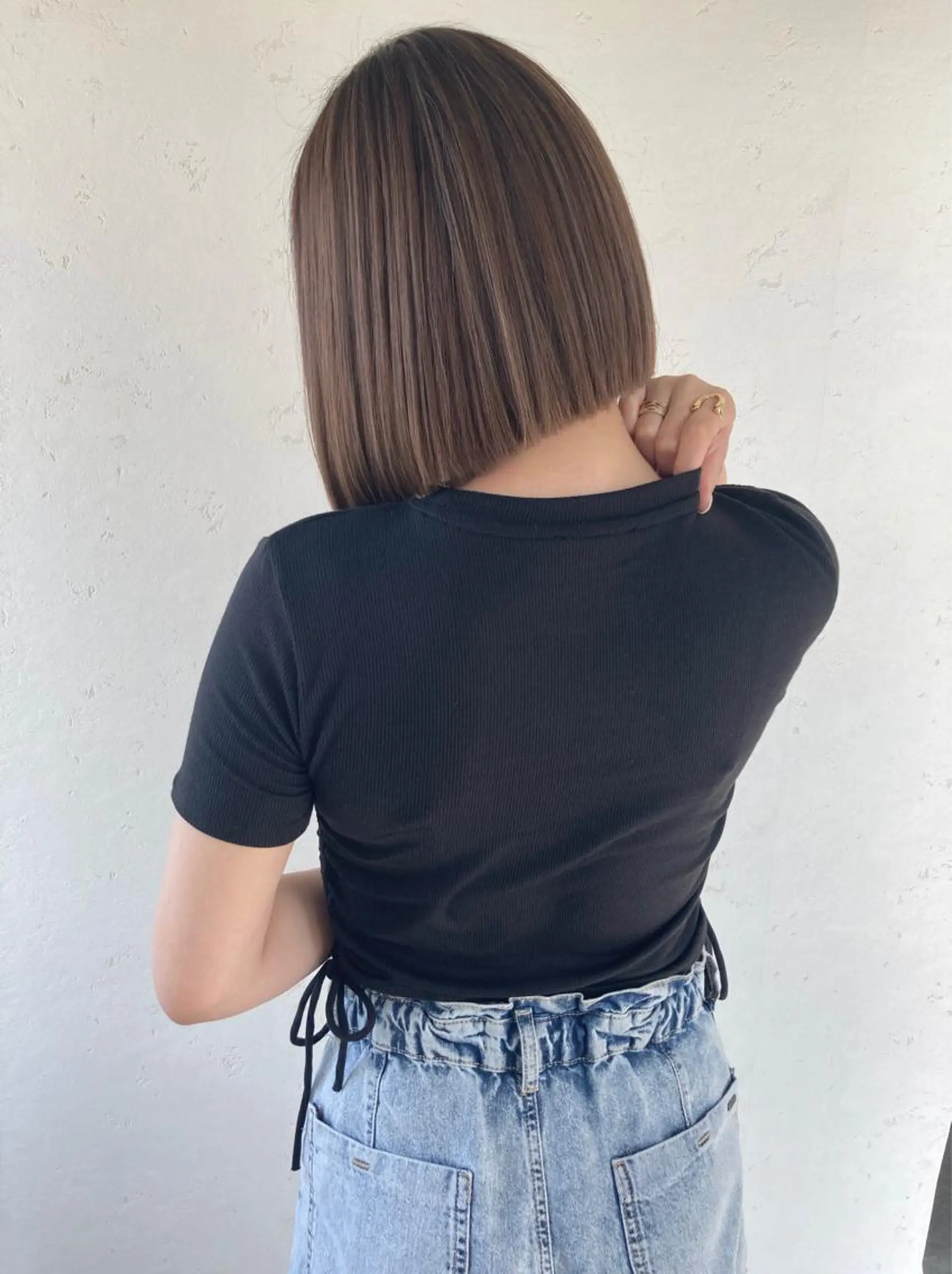 ショート カラー 前下がりボブ アッシュ ベージュカラー 透明感カラー ハイライトカラー ➖石江 雷蔵➖のヘアスタイル