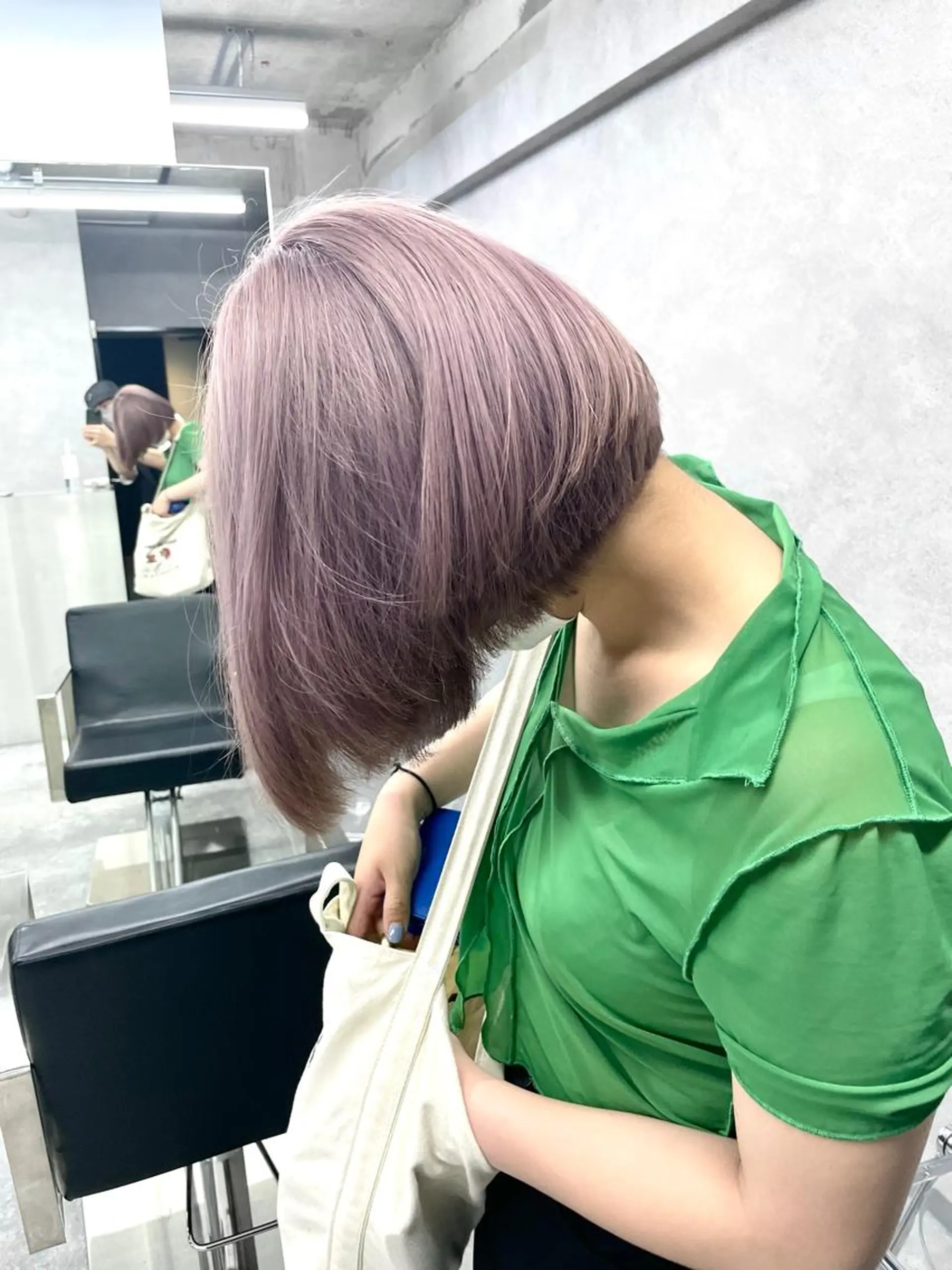 ショート カラー パーマ ヘアアレンジ メンズ キッズ ネイル マツエク・マツパ アイブロウ 切りっぱなしヘアボブ ミディアムヘアRYOのヘアスタイル