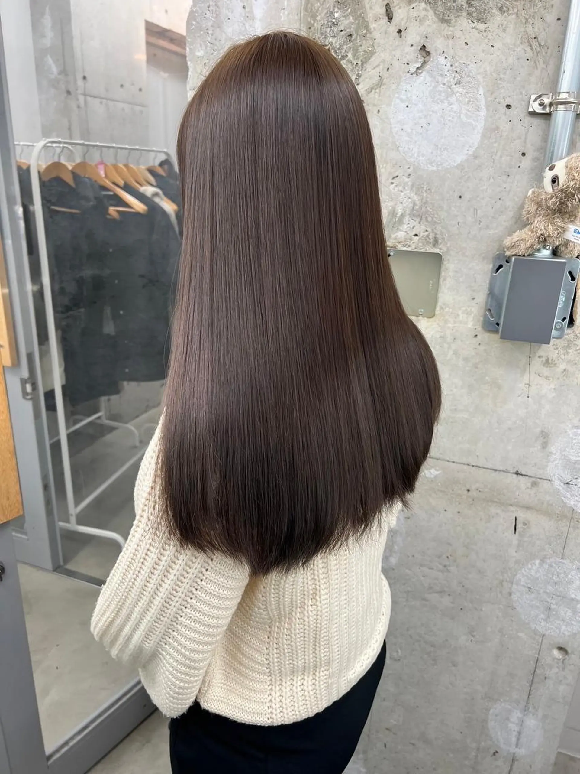 ミディアム カラー ミディアムパーマ アディクシーカラー ベージュカラー ケアカラー 透明感カラー カット ヘアカラー トリートメント ヘアケア特化型サロン newi 京橋のヘアスタイル