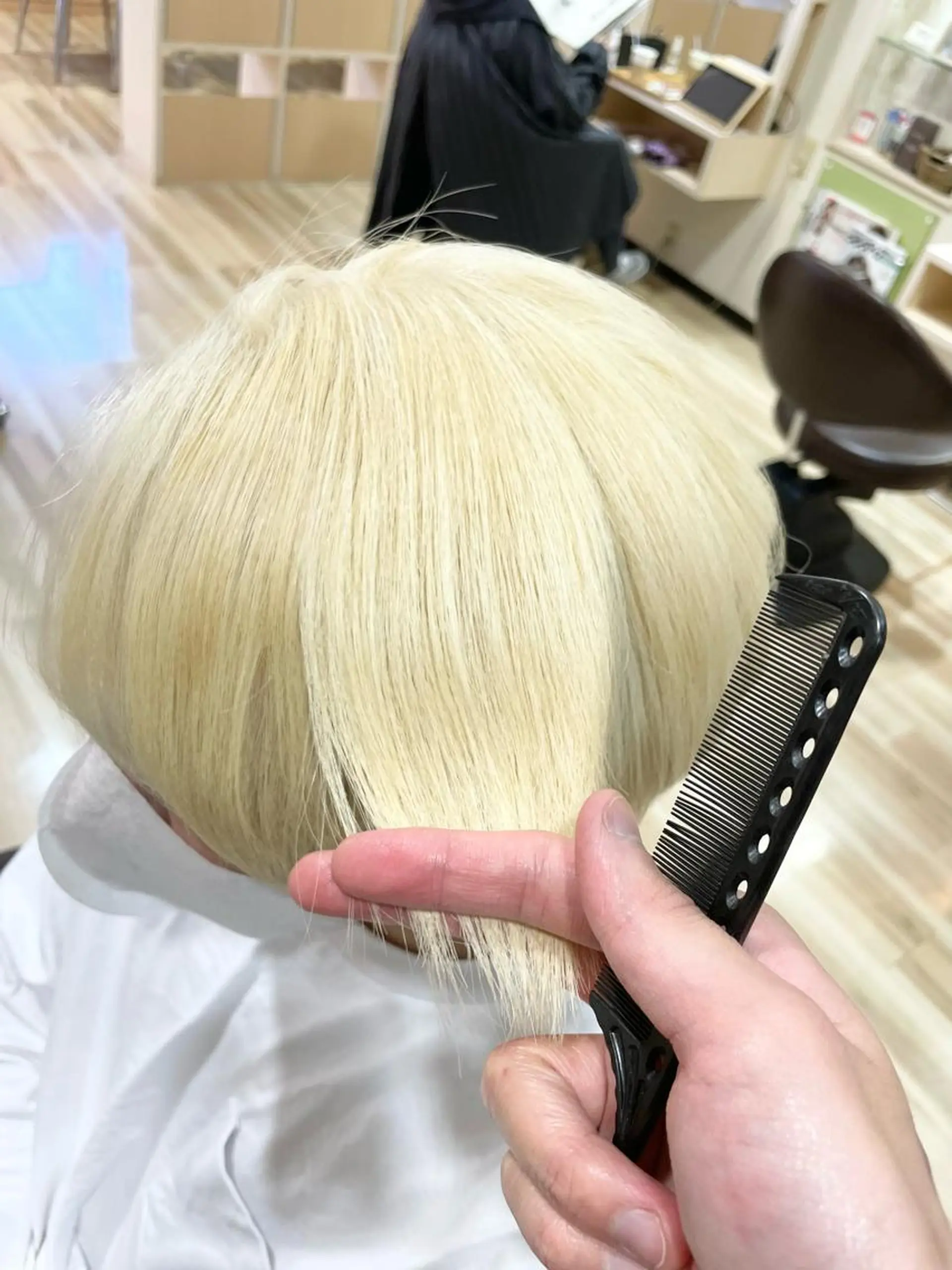 ショート カラー メンズ 🌈派手髪ハイトーン 🌈鈴木亮太🌈のヘアスタイル